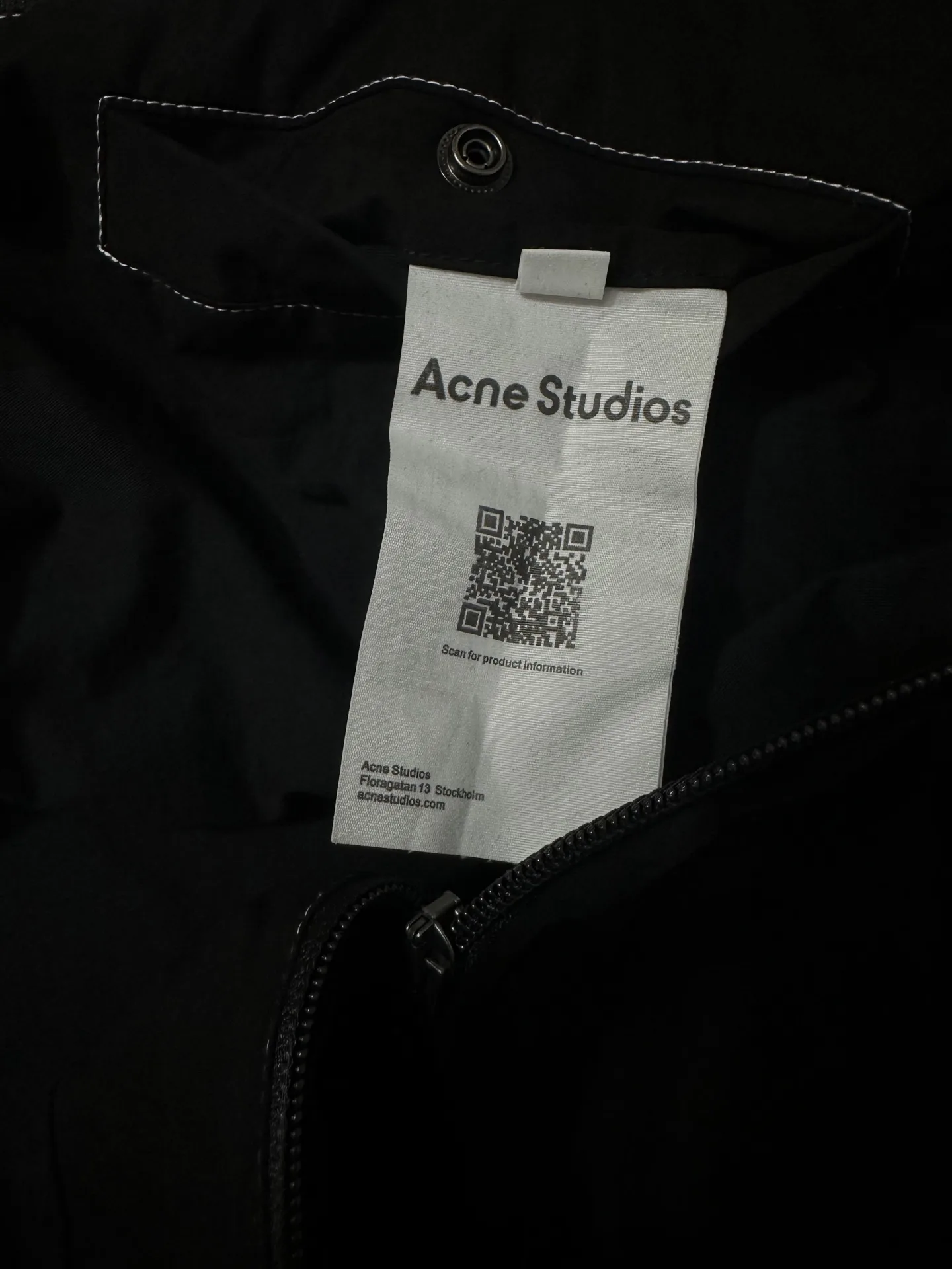 Contrast-Stitch Hooded Nylon Windbreaker D37020514 — view 13