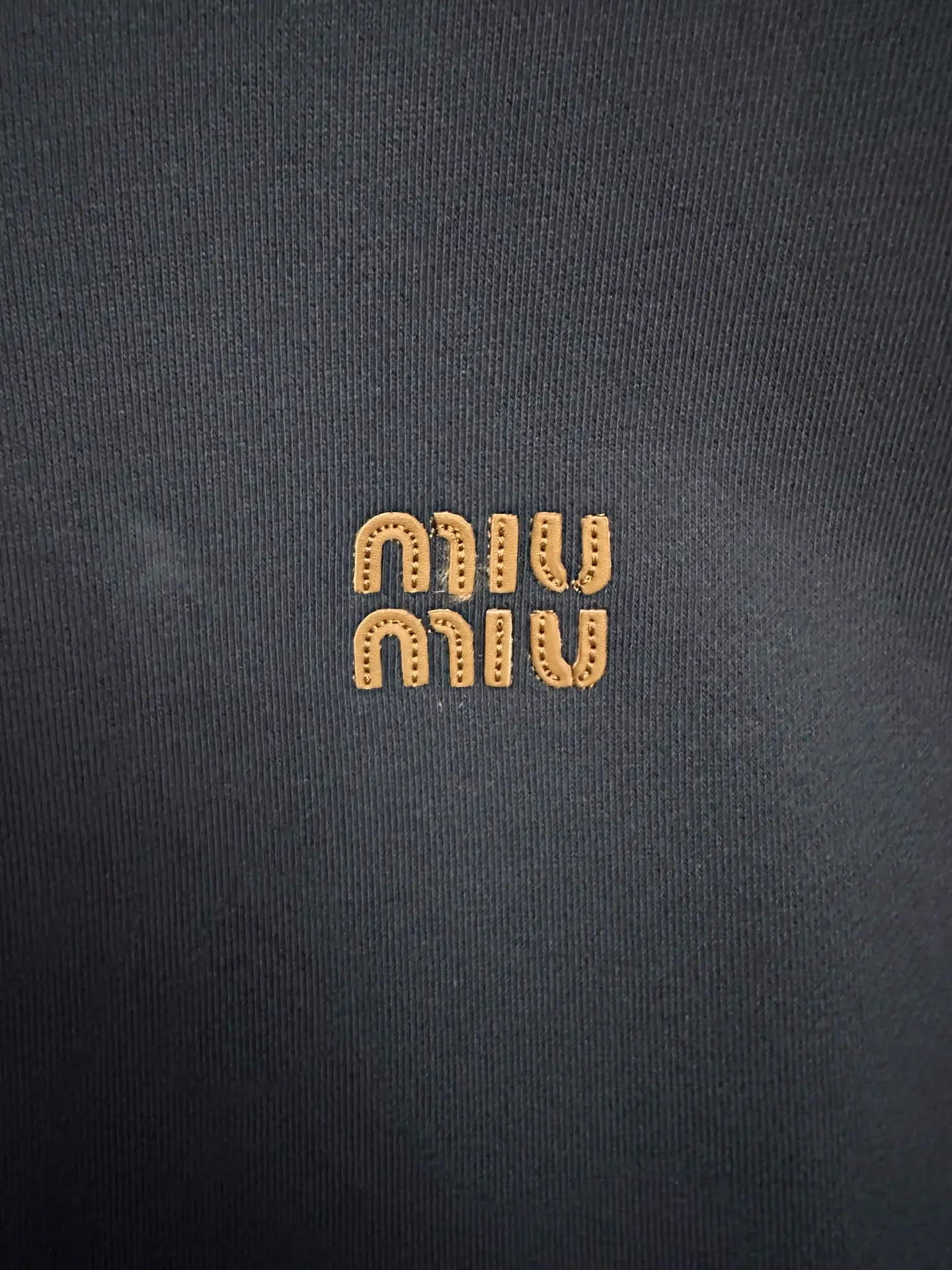 Logo-Embroidered Zip-Up Hoodie D37023109 — view 8