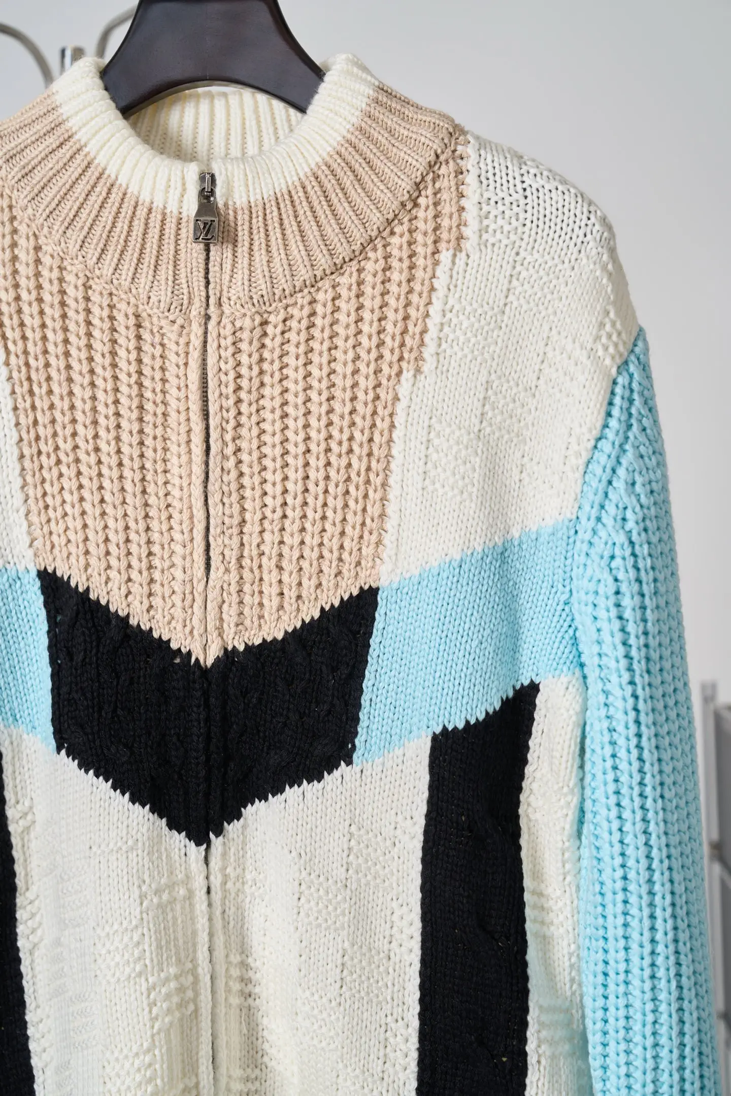 Color-Block Logo Embroidery Zip-Up Knit Jacket D37519116 — view 7