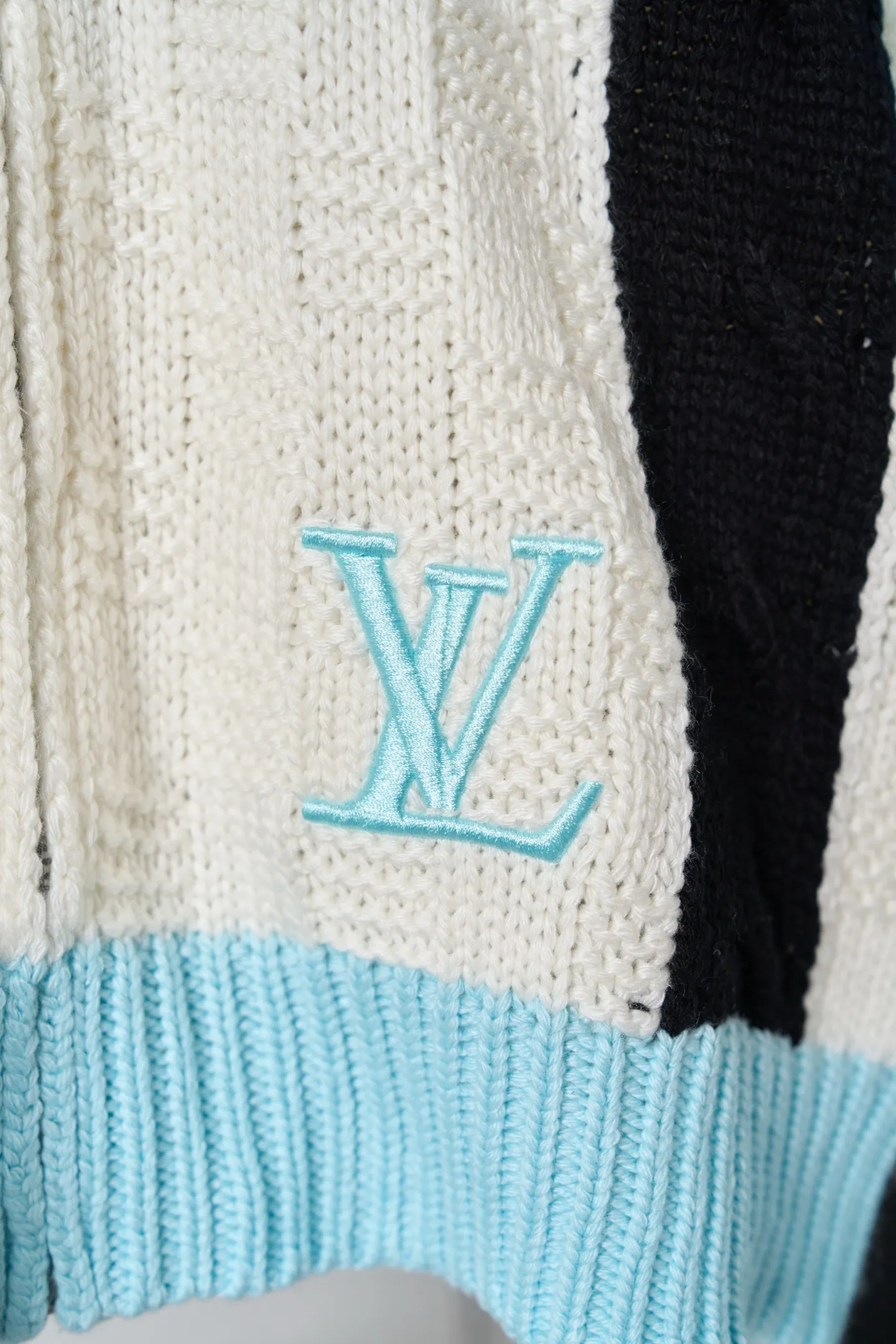 Color-Block Logo Embroidery Zip-Up Knit Jacket D37519116 — view 10