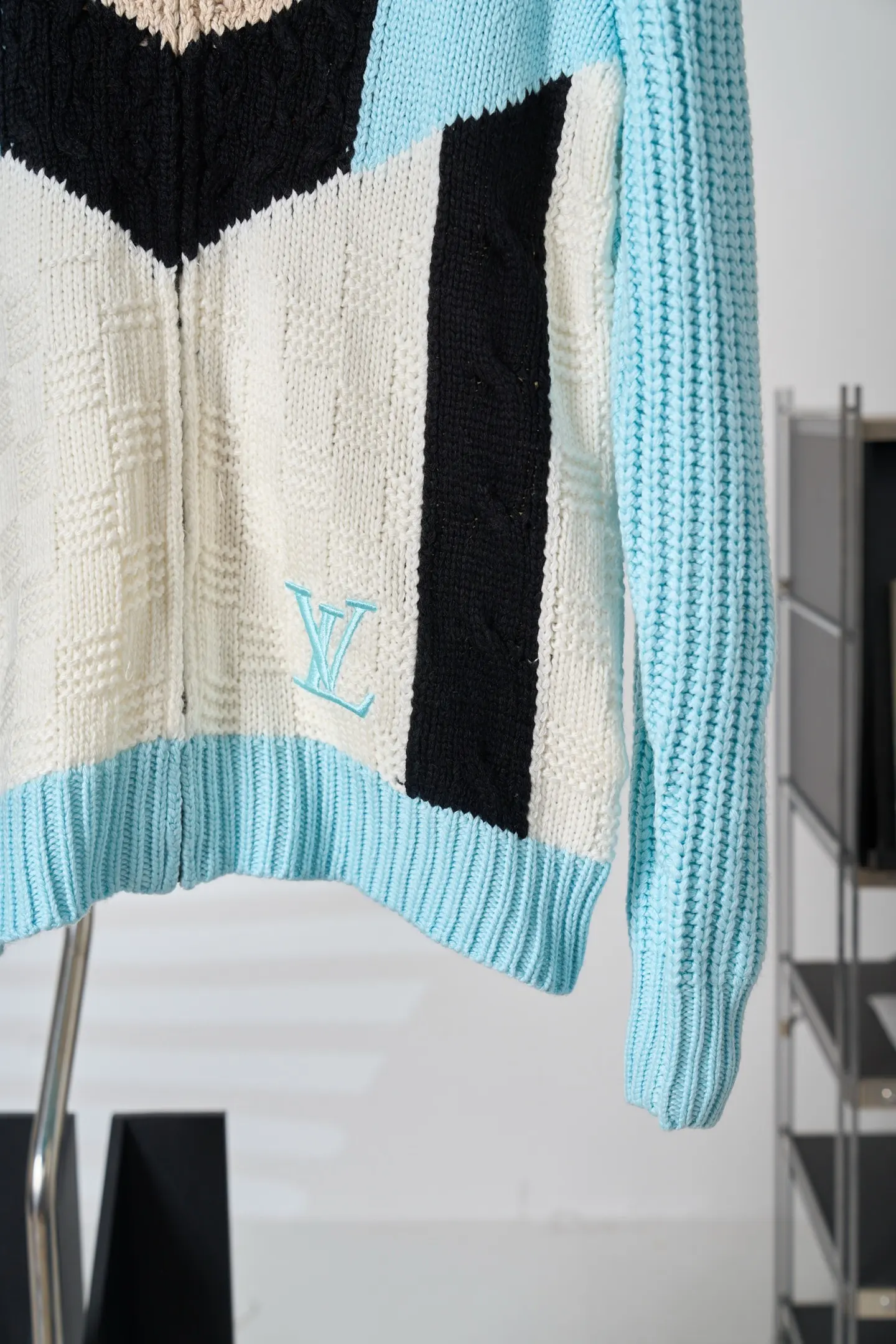 Color-Block Logo Embroidery Zip-Up Knit Jacket D37519116 — view 11