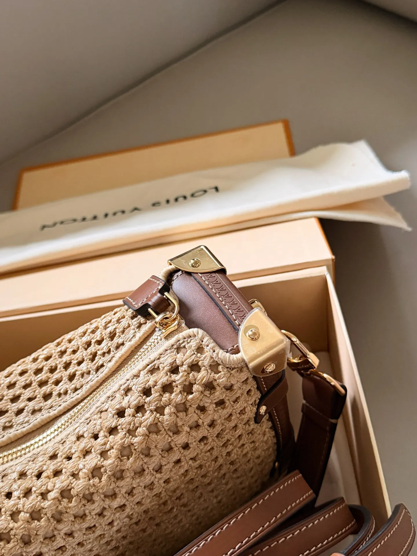 Trunkside Woven Shoulder Bag D37518202 — view 7