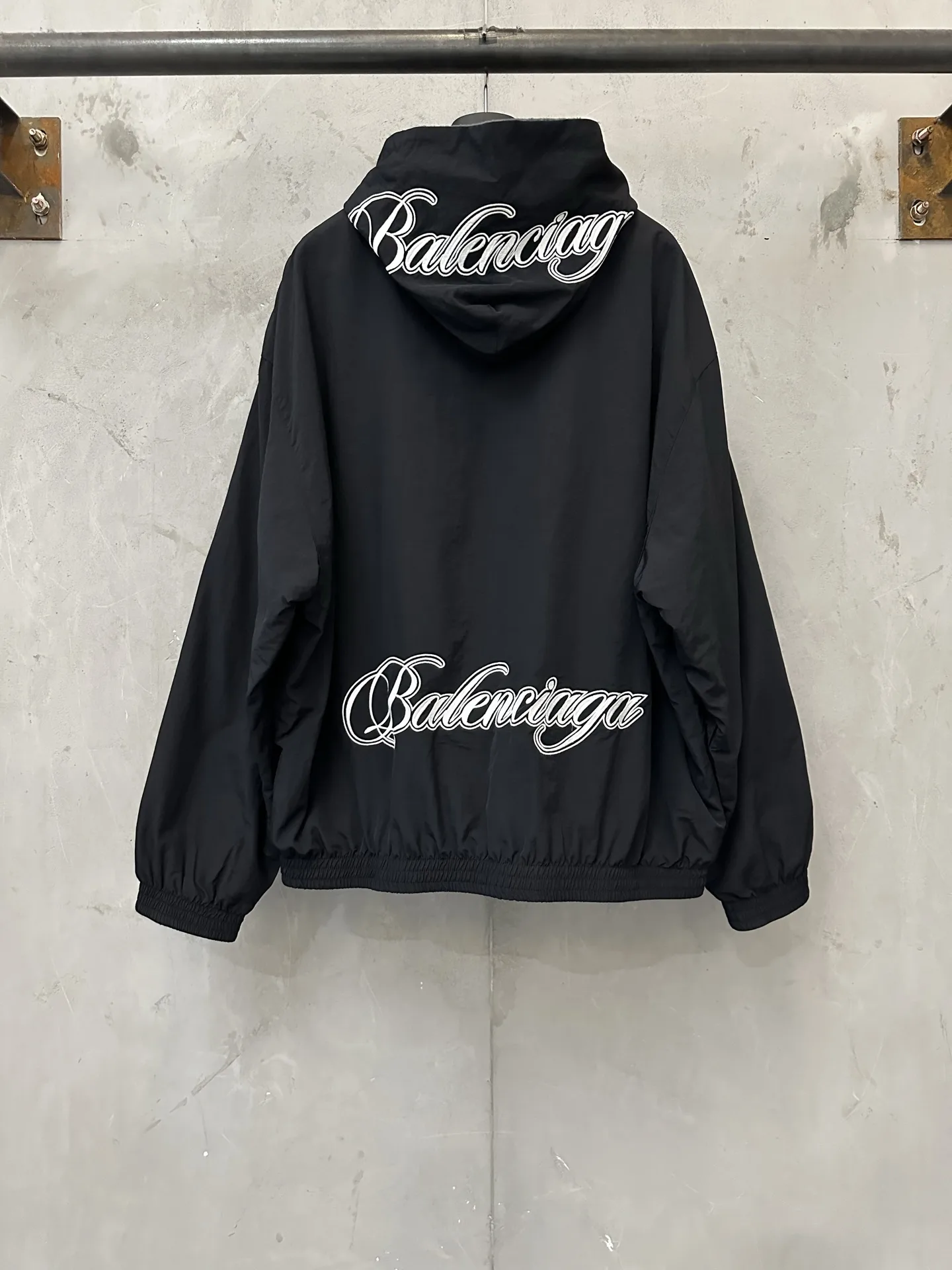 Reversible Logo-Embroidered Hooded Jacket D38022255 — view 2