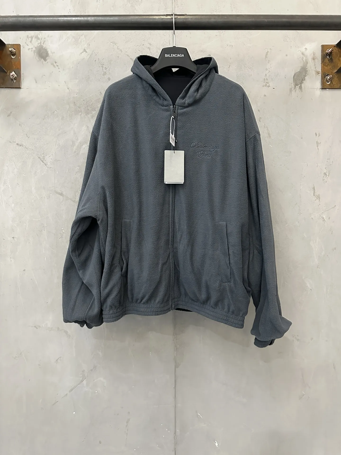 Reversible Logo-Embroidered Hooded Jacket D38022255 — view 3
