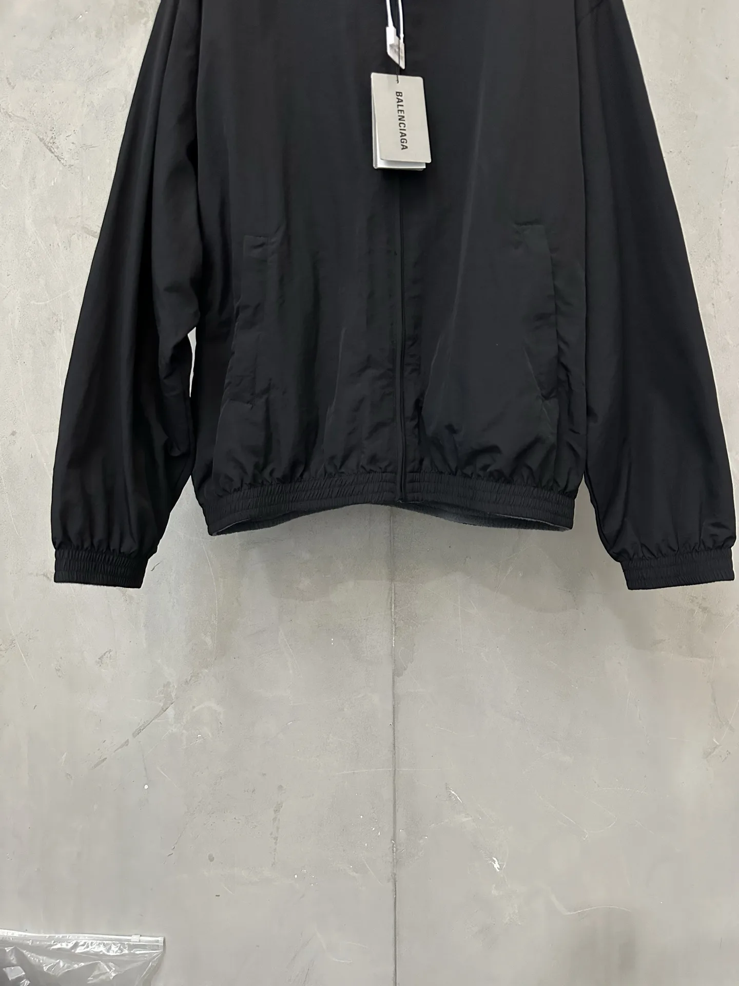 Reversible Logo-Embroidered Hooded Jacket D38022255 — view 6