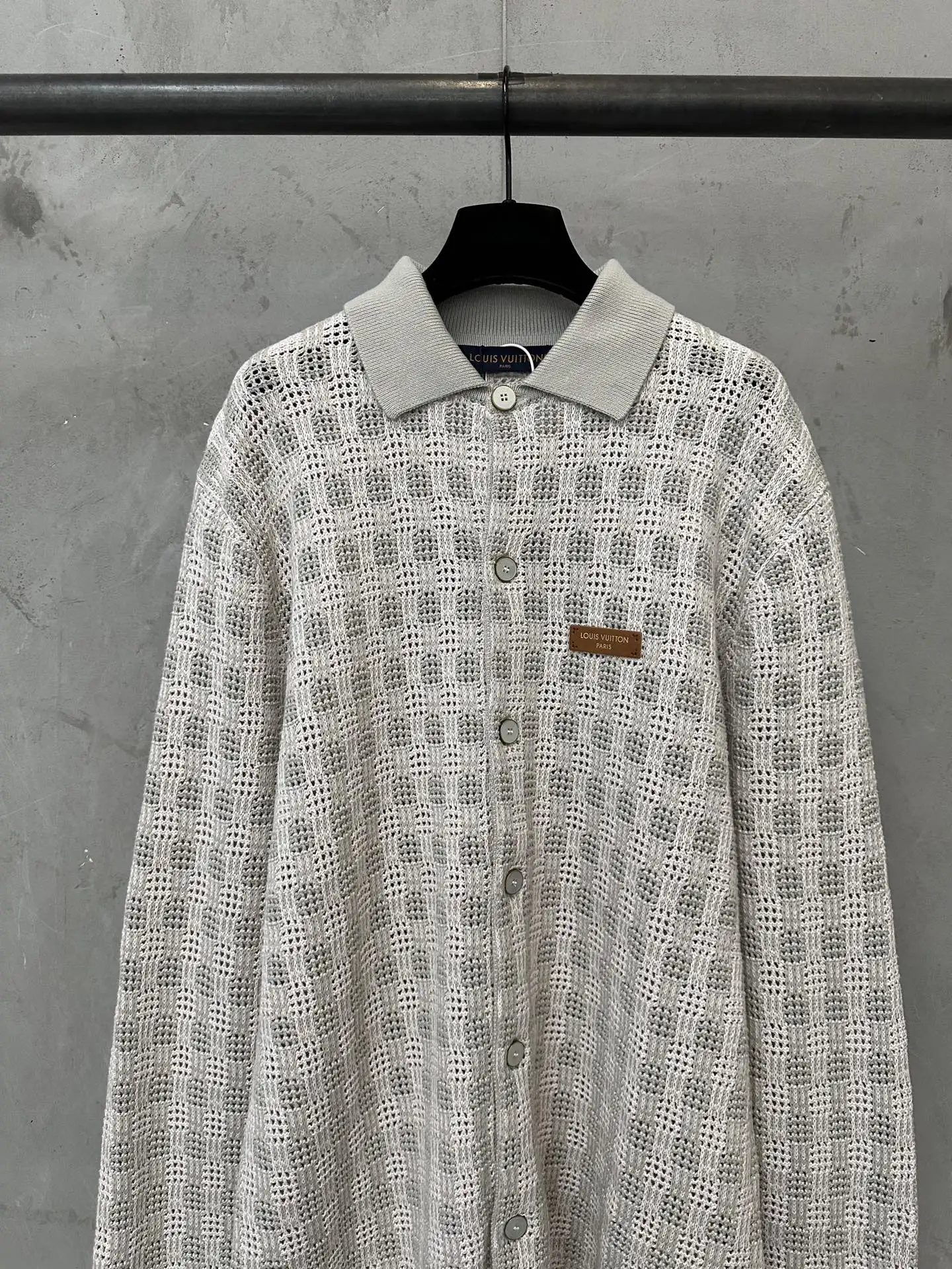Textured Jacquard Wool-Blend Cardigan D38022222 — view 3