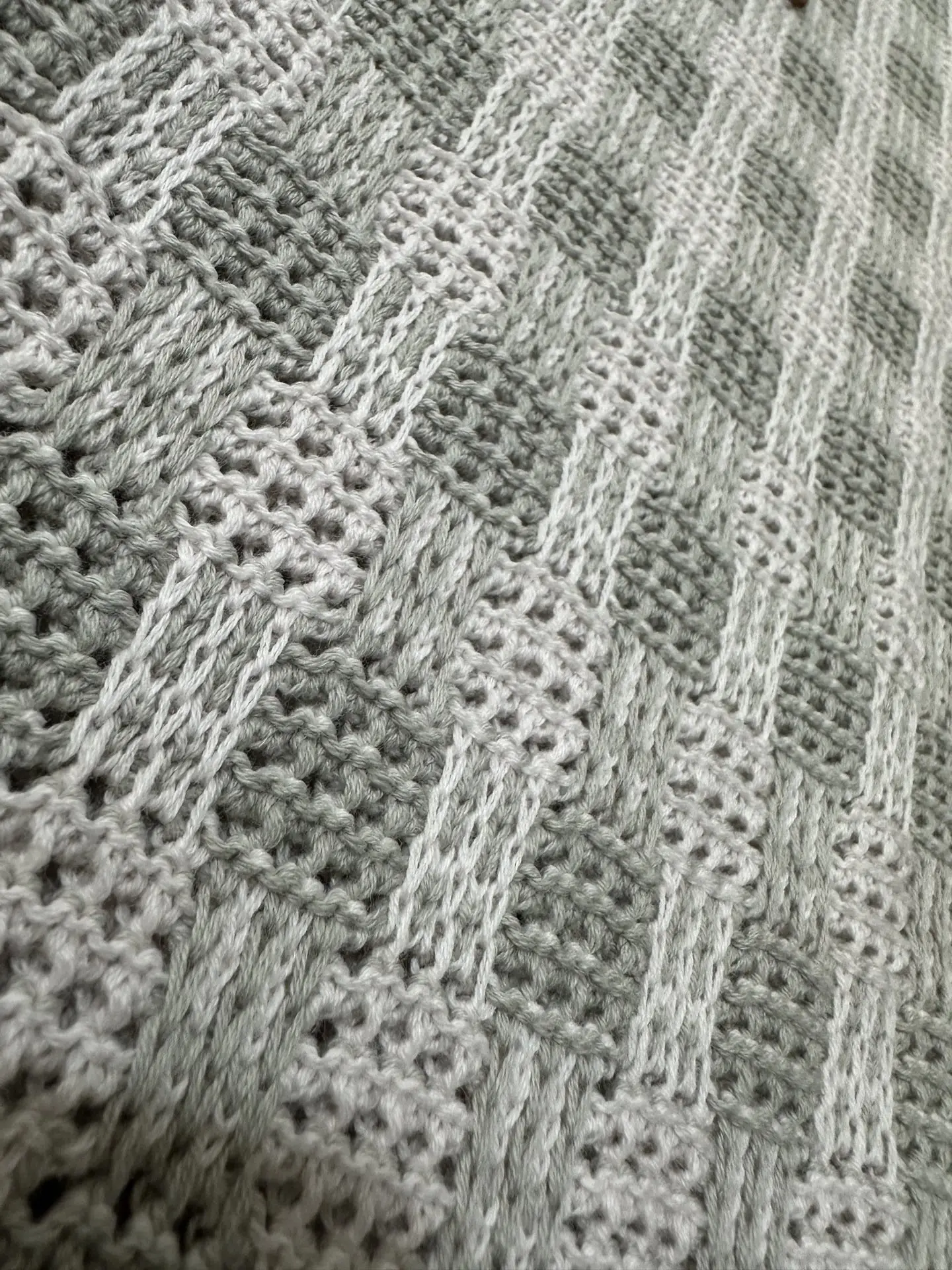 Textured Jacquard Wool-Blend Cardigan D38022222 — view 9