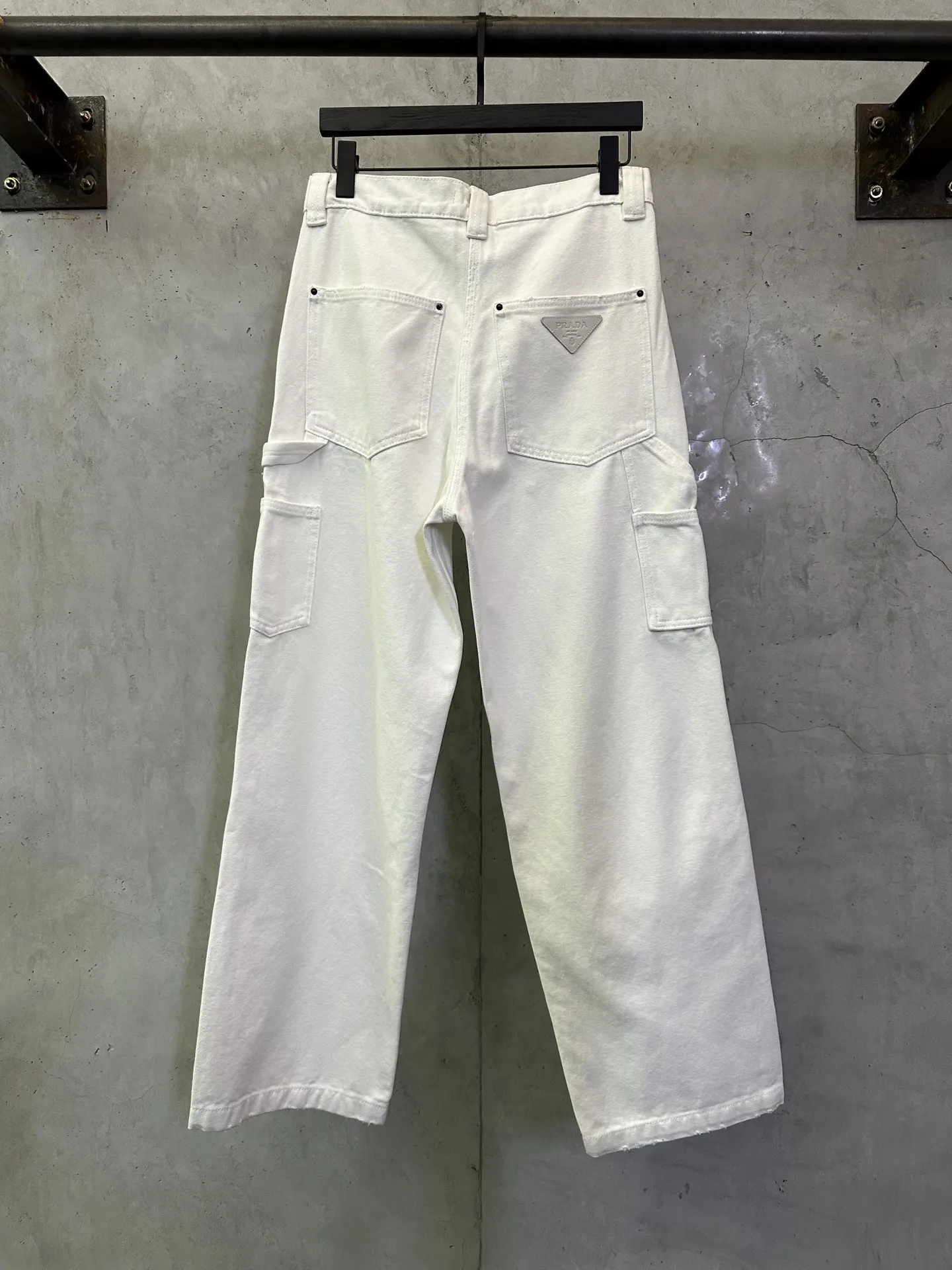 Logo-Patch Straight-Leg Carpenter Jeans D38012404 — view 2