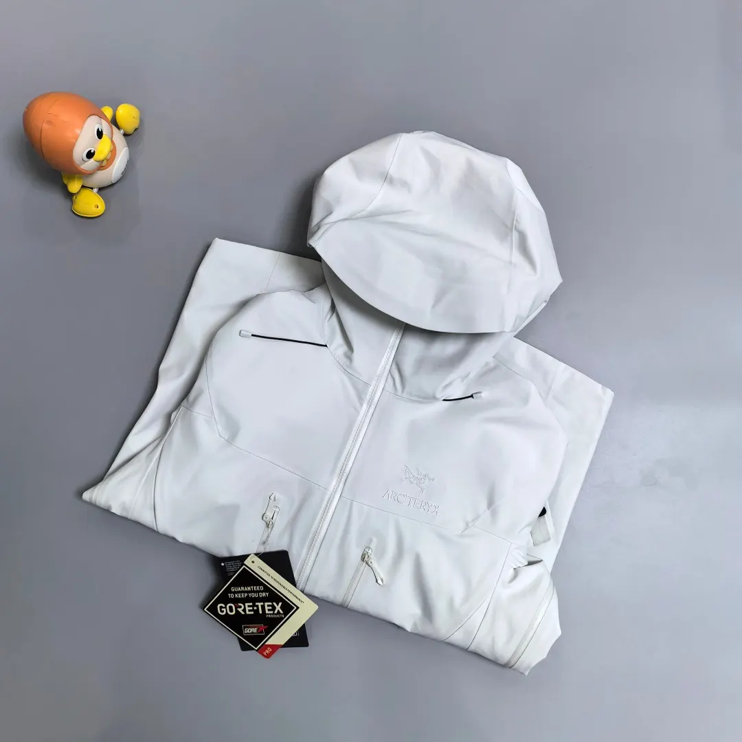 Alpha SV GORE-TEX Pro Hooded Shell Jacket D38018960 — view 14