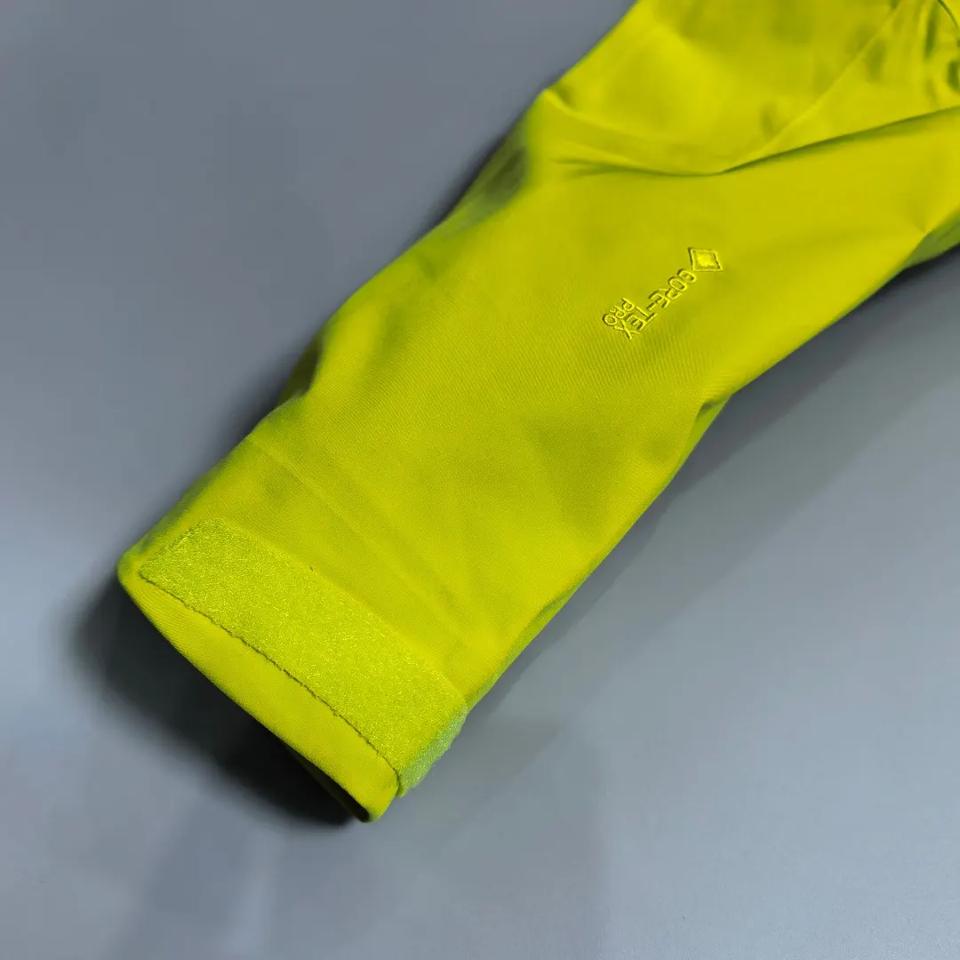 Alpha SV GORE-TEX Pro Hardshell Jacket D38018967 — view 5