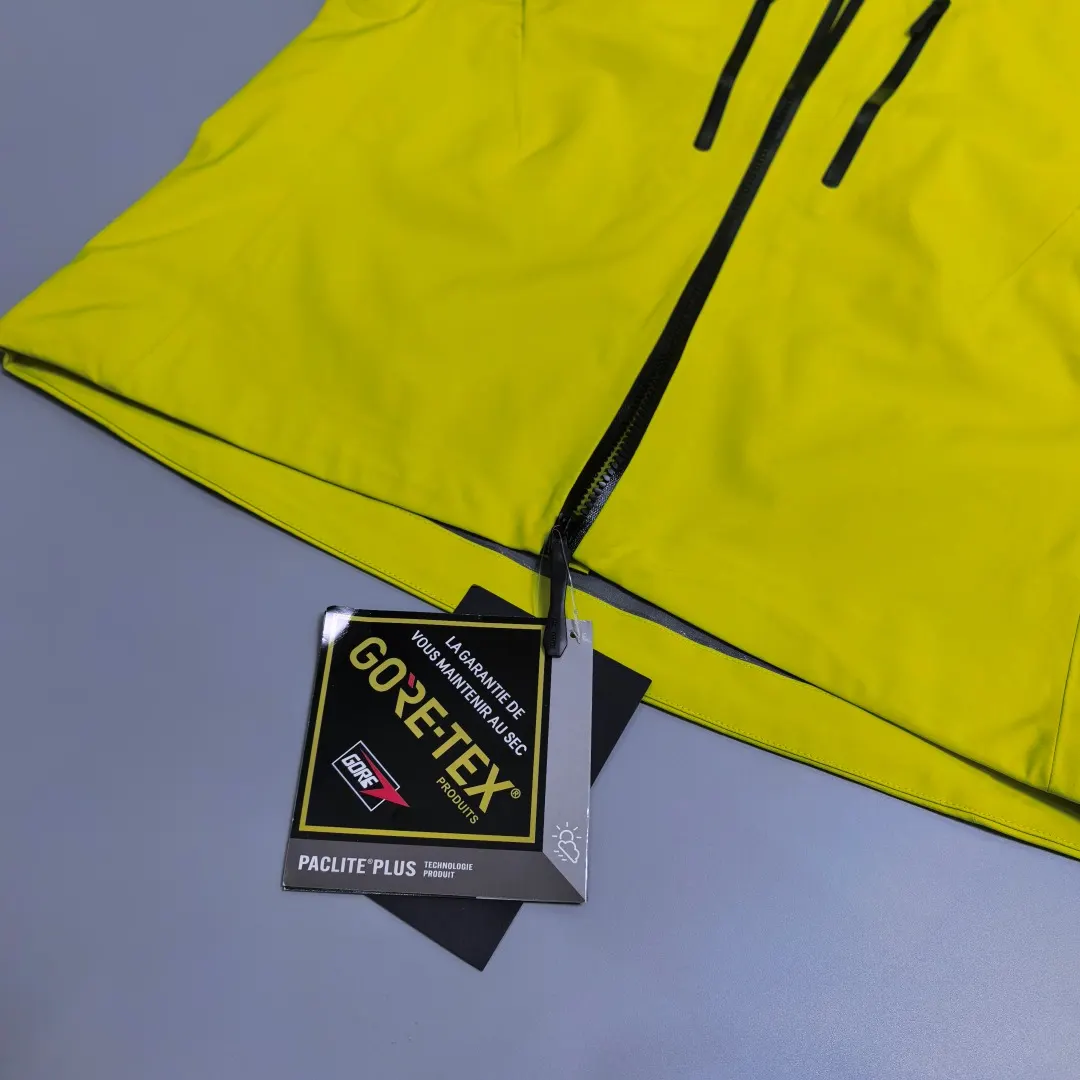 Alpha SV GORE-TEX Pro Hardshell Jacket D38018967 — view 8