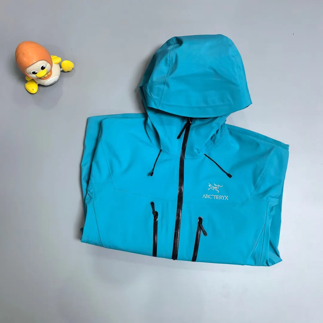 Alpha SV GORE-TEX Pro Hardshell Jacket D38018968 — view 14