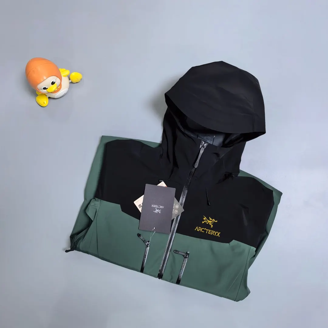Alpha SV GORE-TEX Pro Hooded Shell Jacket D38018962 — view 14