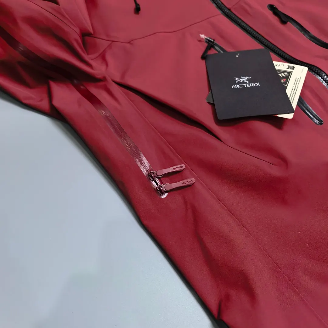 Alpha SV GORE-TEX Pro Hooded Shell Jacket D38018966 — view 7