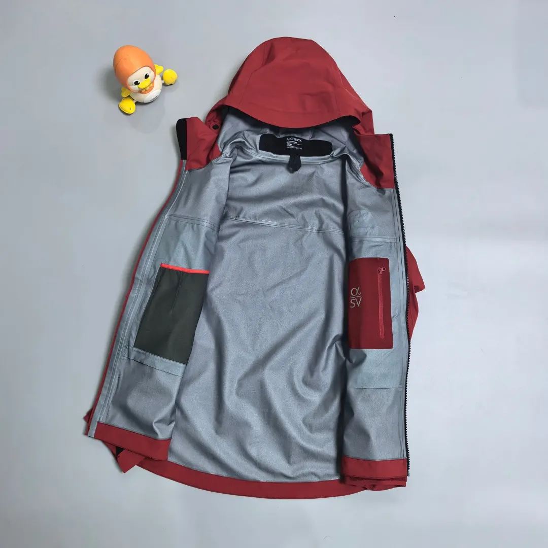 Alpha SV GORE-TEX Pro Hooded Shell Jacket D38018966 — view 9