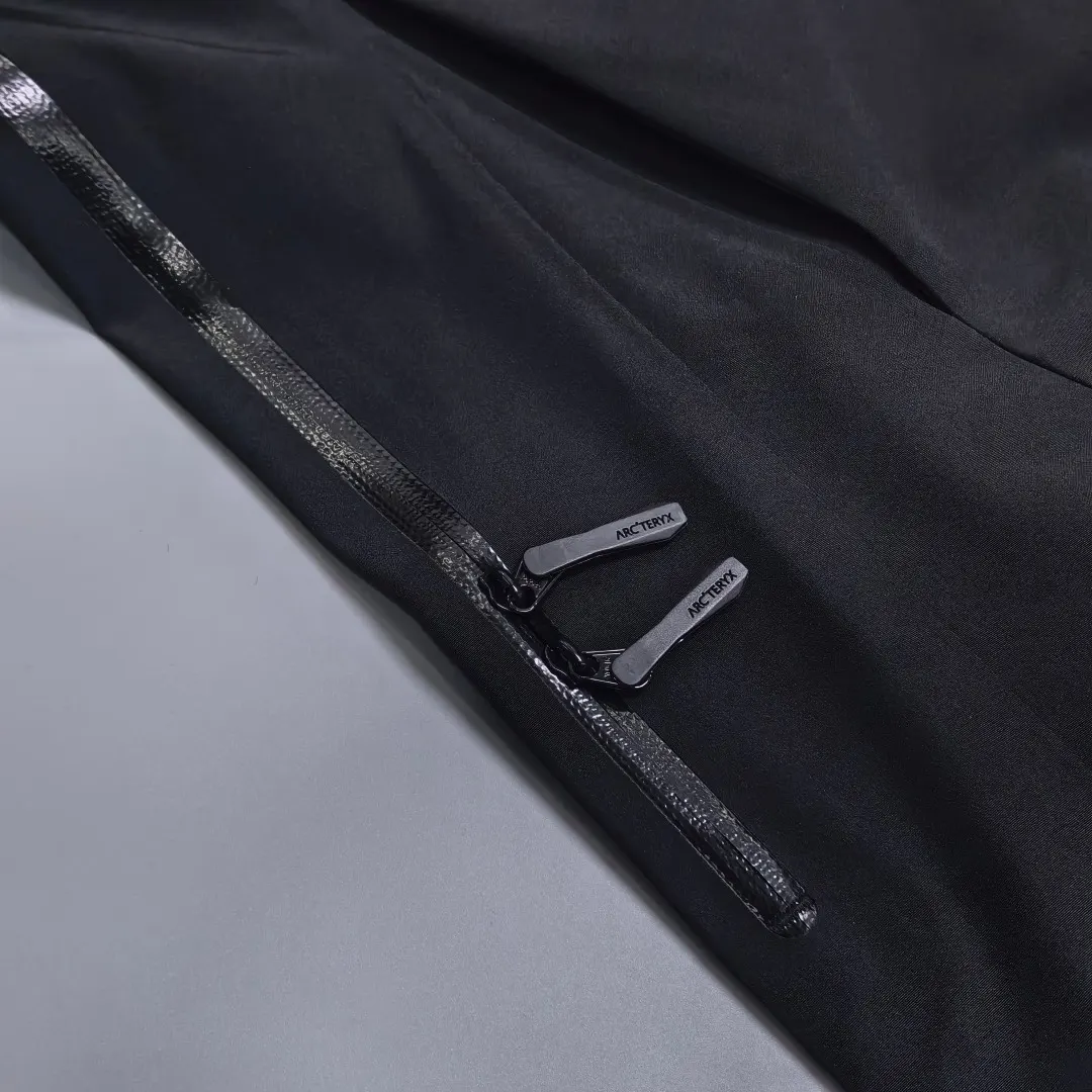 Alpha SV GORE-TEX Pro Hardshell Jacket D38018969 — view 6