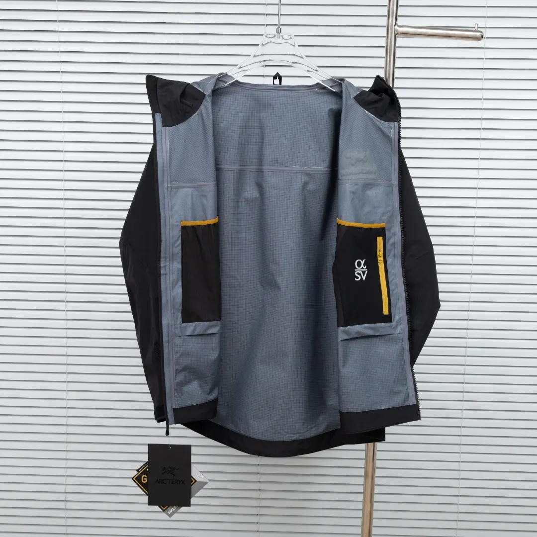 Alpha SV GORE-TEX Pro Hardshell Jacket D38023638 — view 3