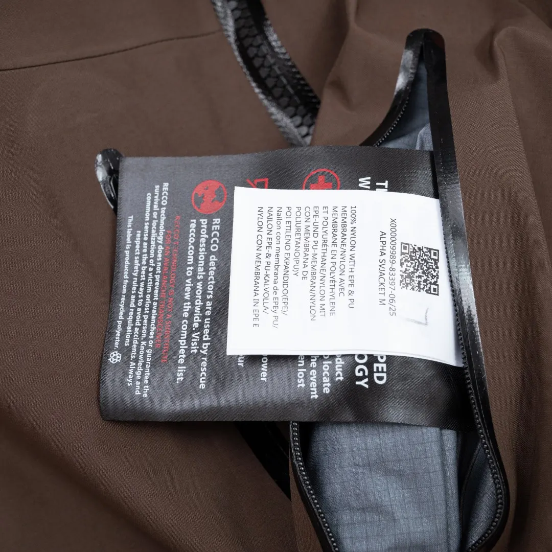 Alpha SV GORE-TEX Pro Hardshell Jacket D38023635 — view 15