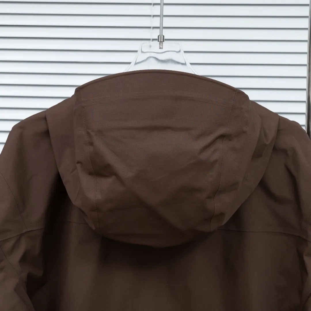 Alpha SV GORE-TEX Pro Hardshell Jacket D38023635 — view 16