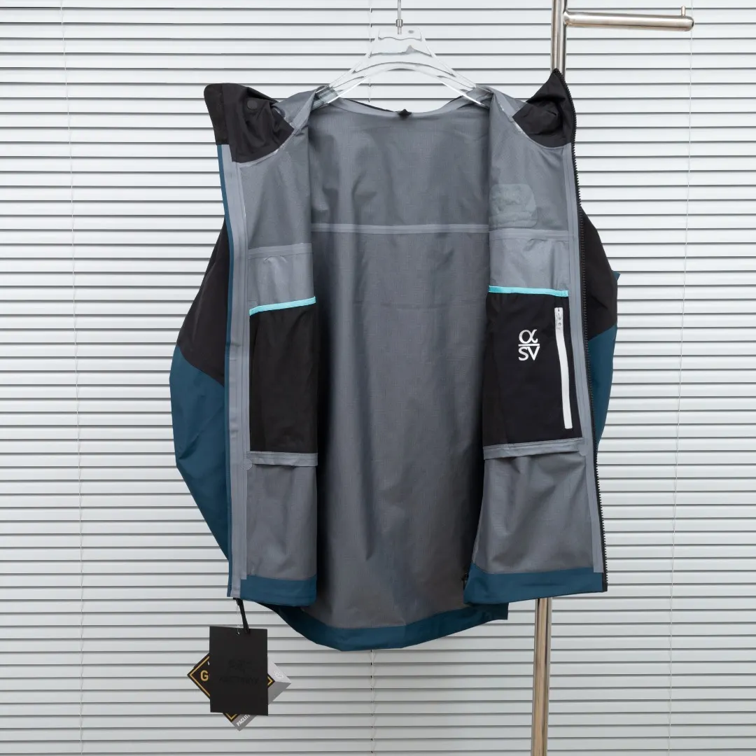 Alpha SV GORE-TEX Pro Hardshell Jacket D38023637 — view 3