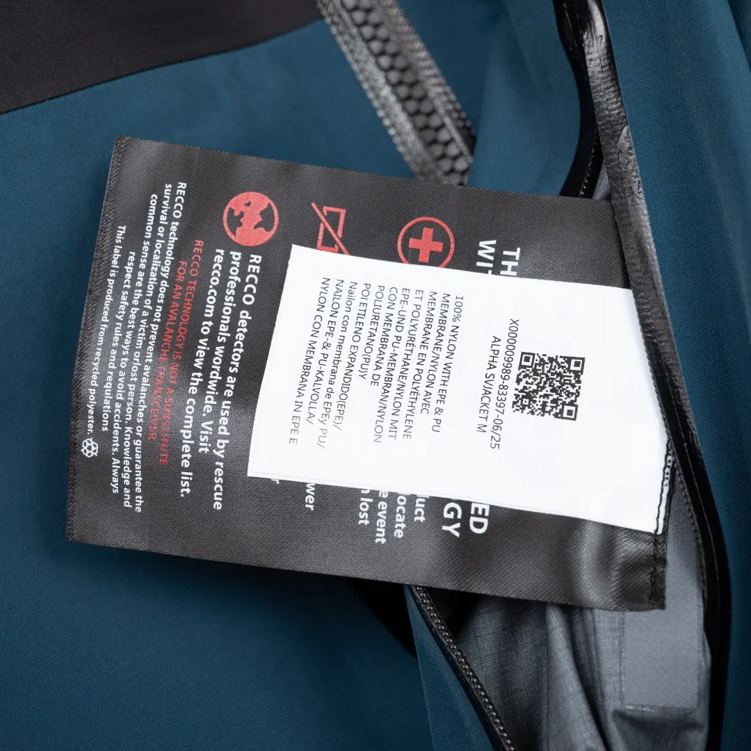 Alpha SV GORE-TEX Pro Hardshell Jacket D38023637 — view 10