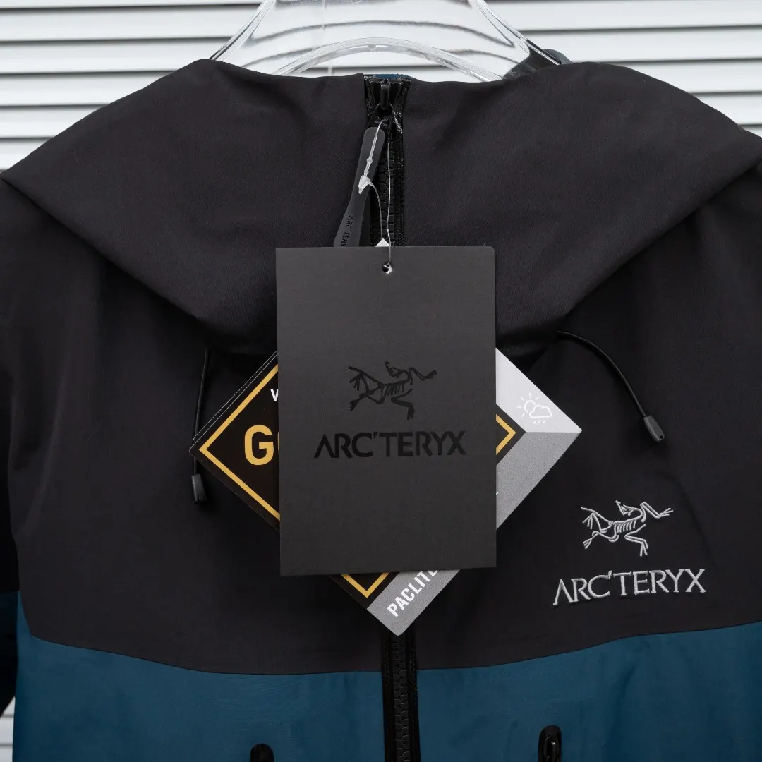 Alpha SV GORE-TEX Pro Hardshell Jacket D38023637 — view 12