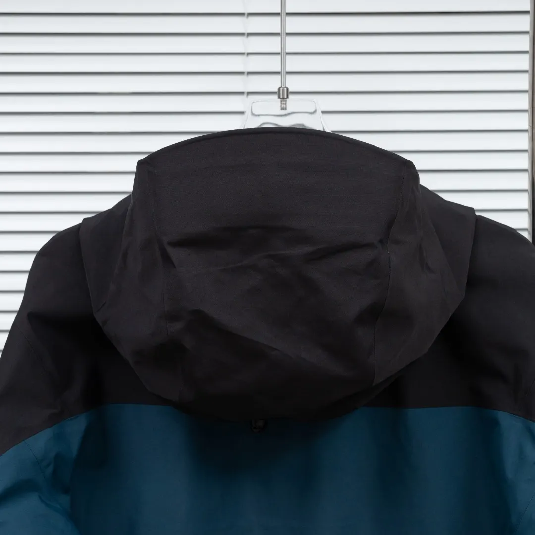 Alpha SV GORE-TEX Pro Hardshell Jacket D38023637 — view 15