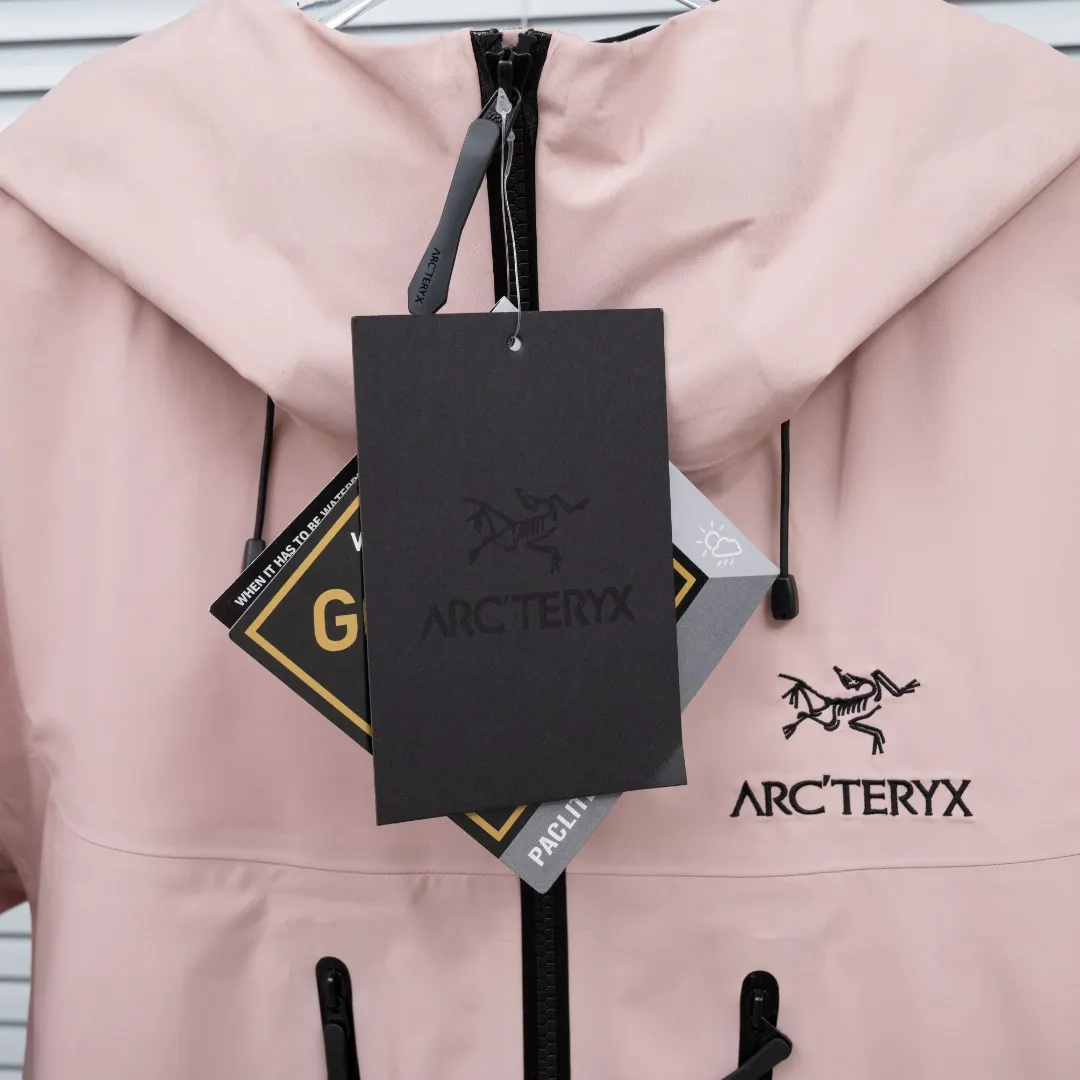 Alpha SV GORE-TEX Pro Hardshell Jacket D38023639 — view 10