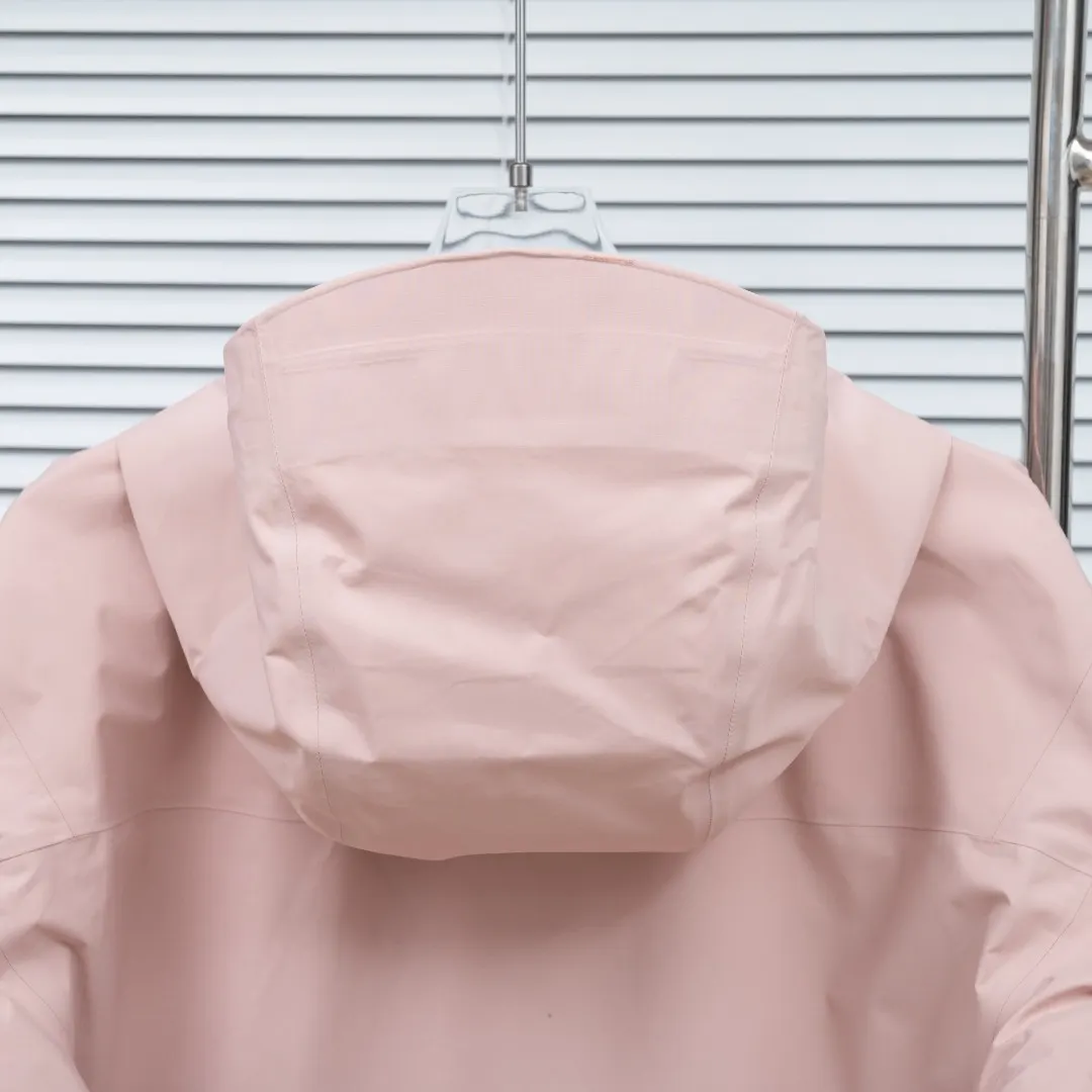 Alpha SV GORE-TEX Pro Hardshell Jacket D38023639 — view 15