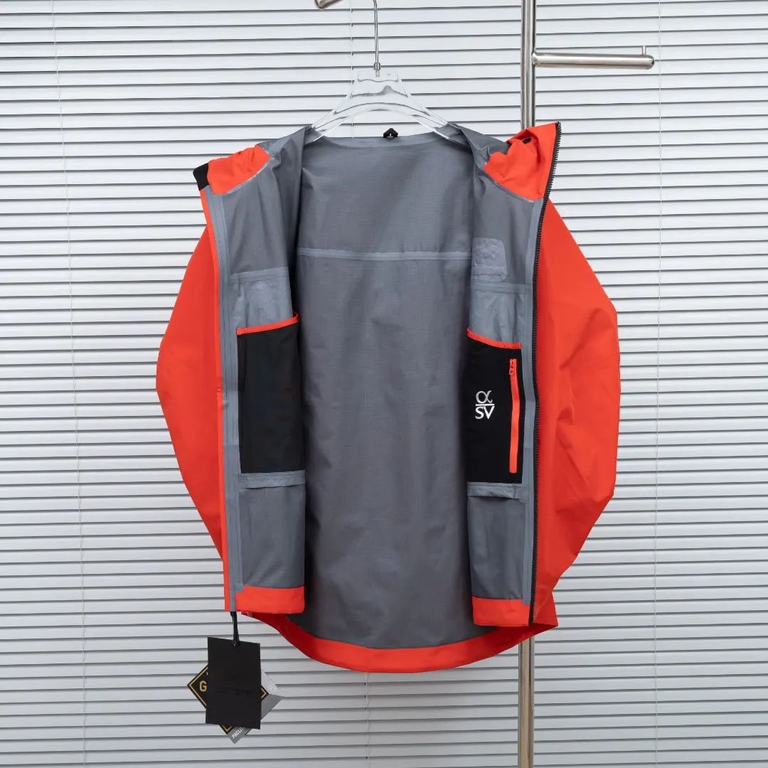 Alpha SV GORE-TEX Pro Hooded Shell Jacket D38023636 — view 3