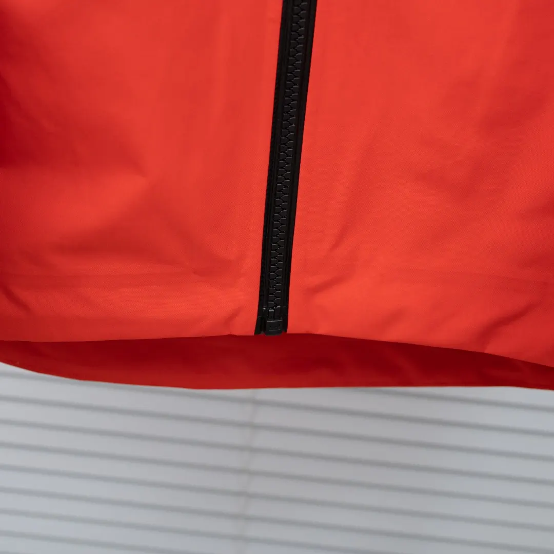 Alpha SV GORE-TEX Pro Hooded Shell Jacket D38023636 — view 8
