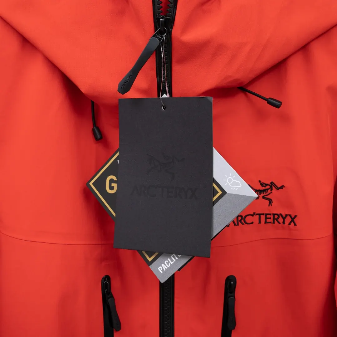 Alpha SV GORE-TEX Pro Hooded Shell Jacket D38023636 — view 13