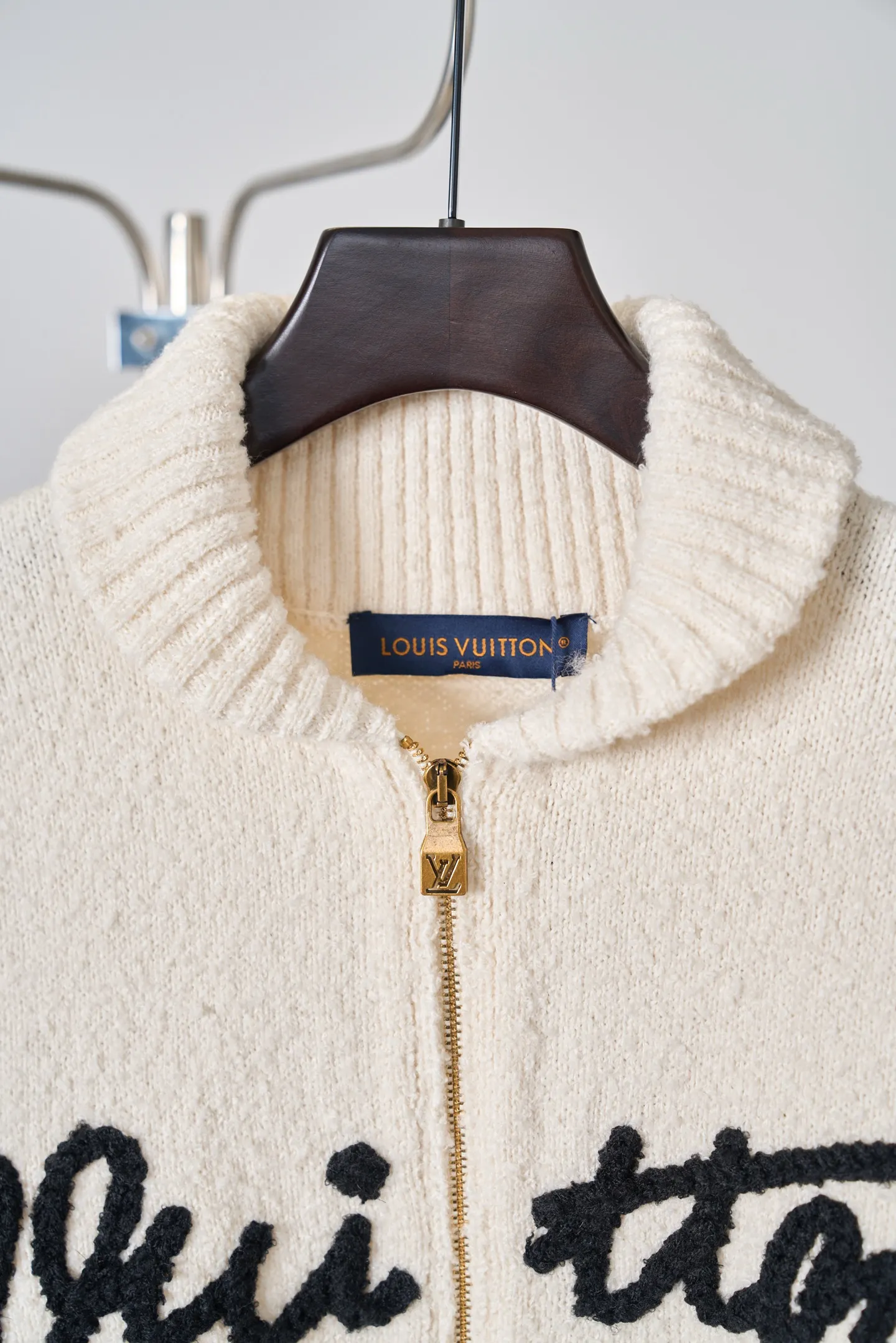 Logo Embroidered Zip-Up Wool Cardigan D38519115 — view 4