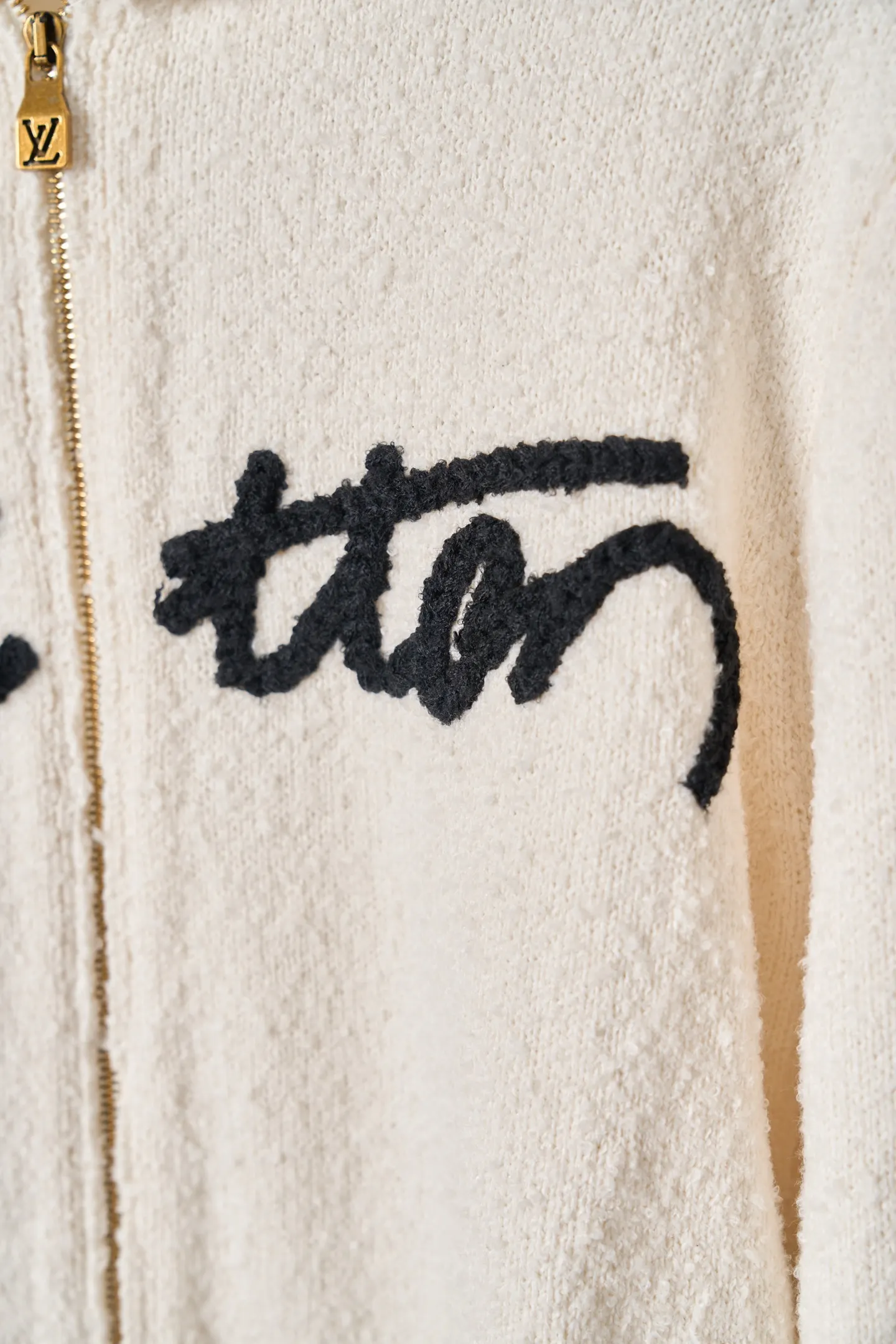 Logo Embroidered Zip-Up Wool Cardigan D38519115 — view 9