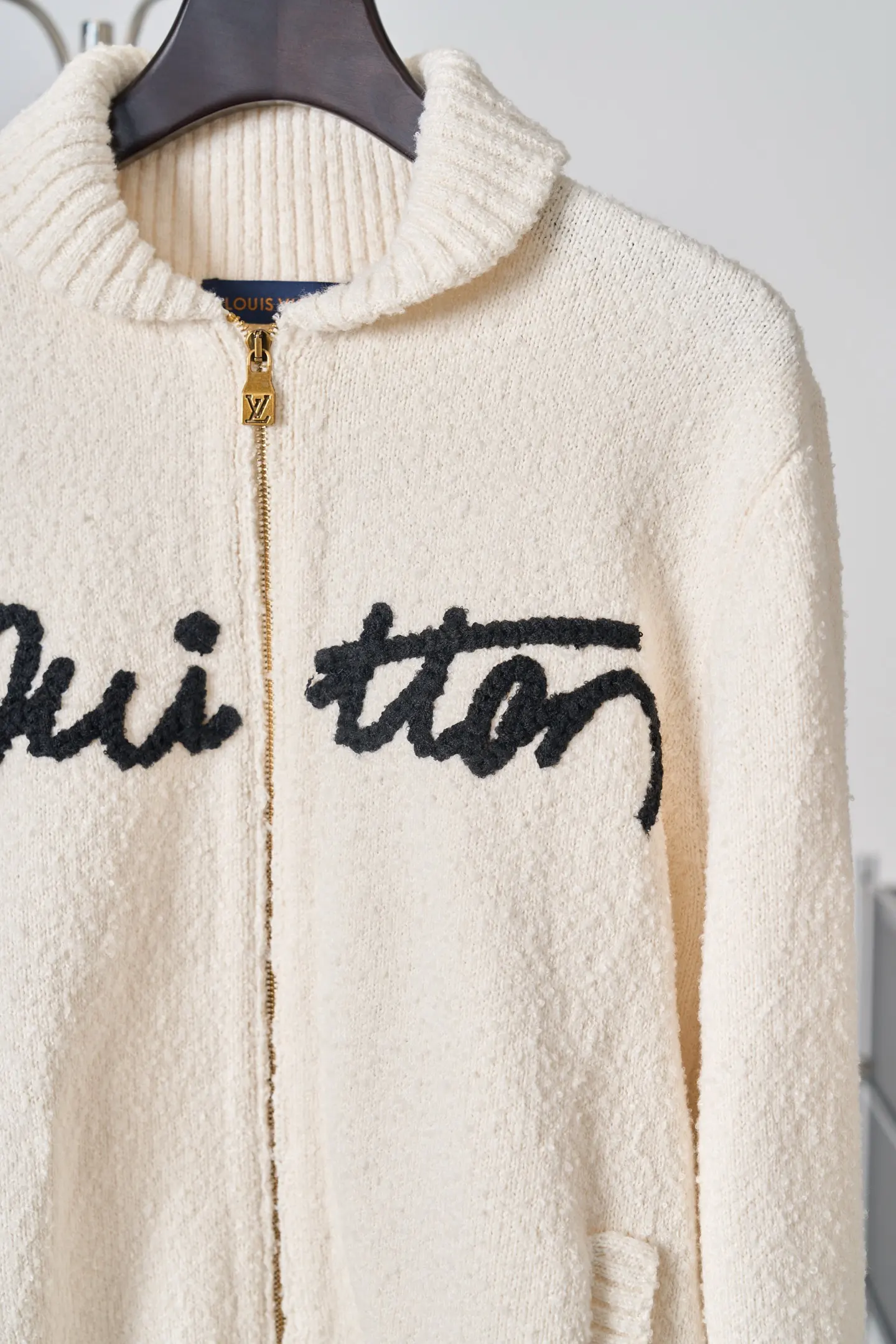 Logo Embroidered Zip-Up Wool Cardigan D38519115 — view 10