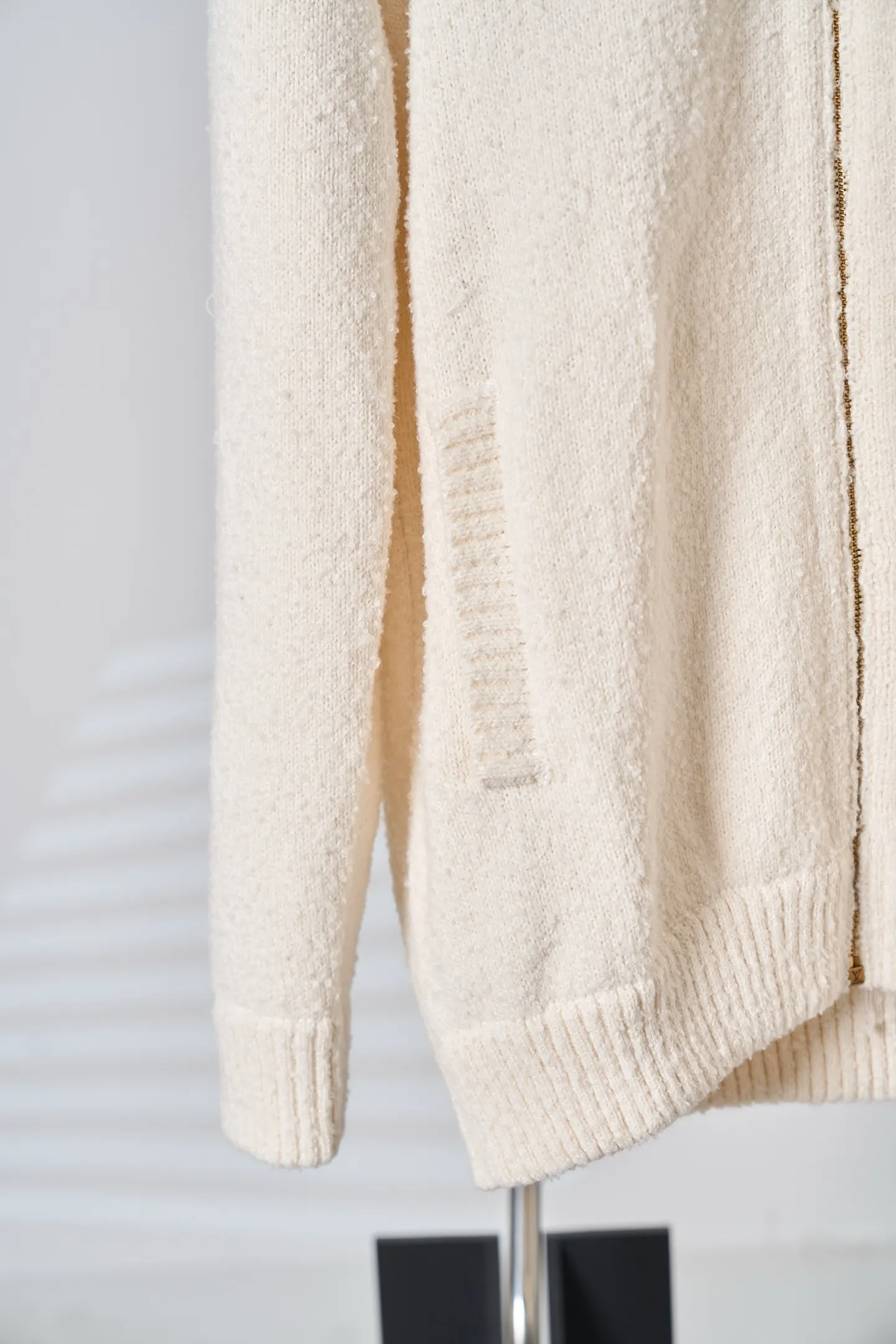 Logo Embroidered Zip-Up Wool Cardigan D38519115 — view 11