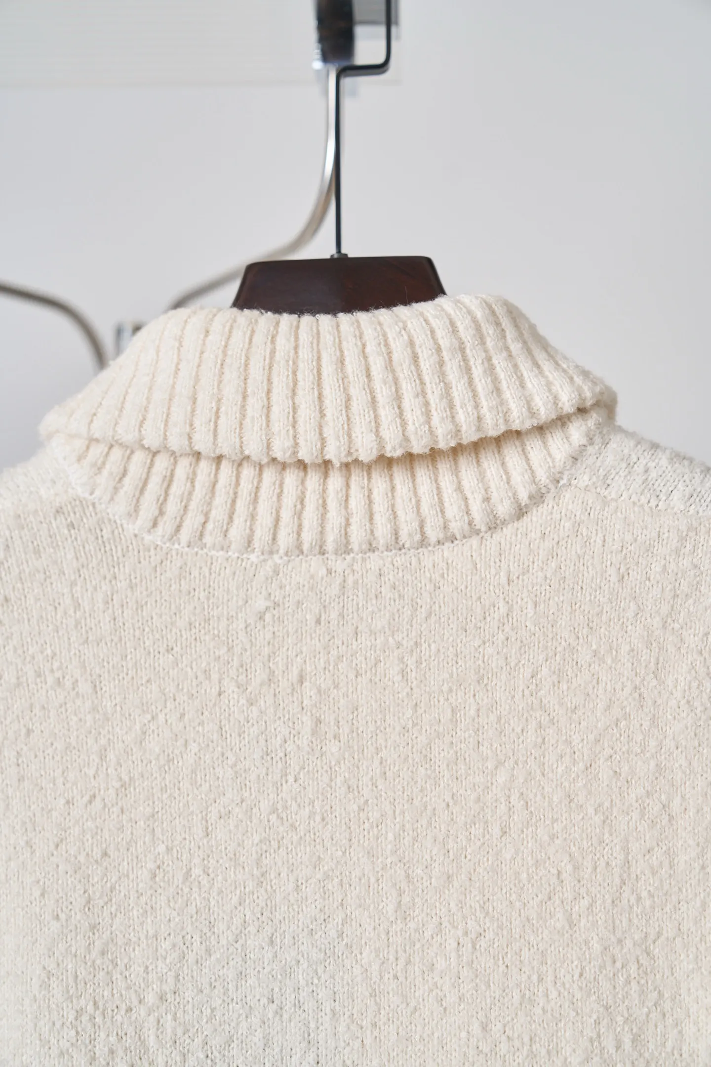 Logo Embroidered Zip-Up Wool Cardigan D38519115 — view 15