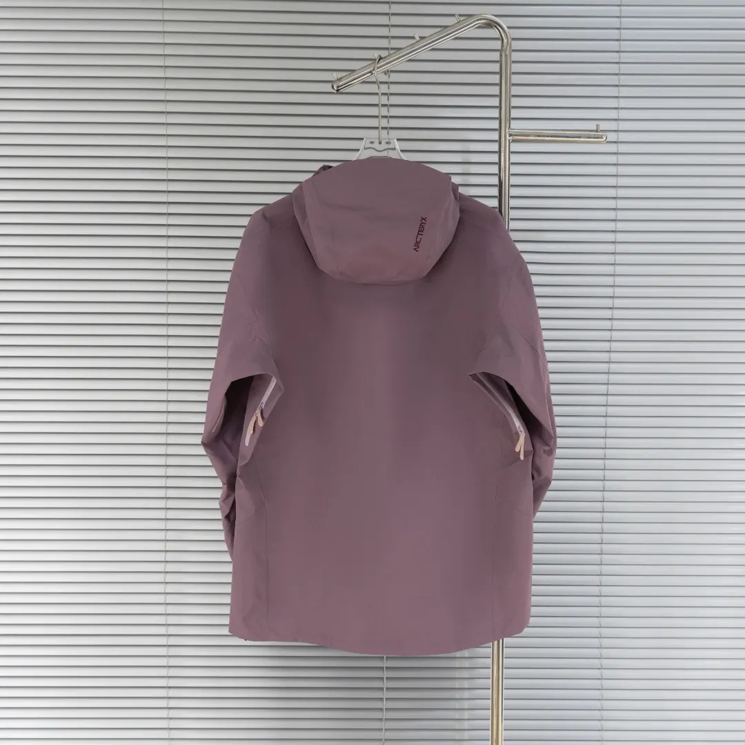 Beta SL GORE-TEX Hooded Shell Jacket D39013424 — view 2
