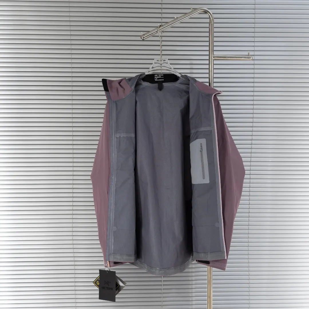 Beta SL GORE-TEX Hooded Shell Jacket D39013424 — view 3