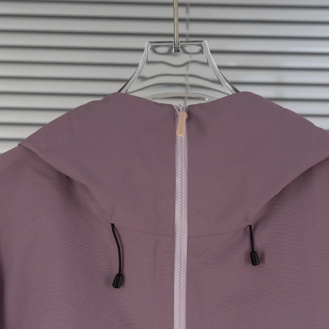 Beta SL GORE-TEX Hooded Shell Jacket D39013424 — view 4