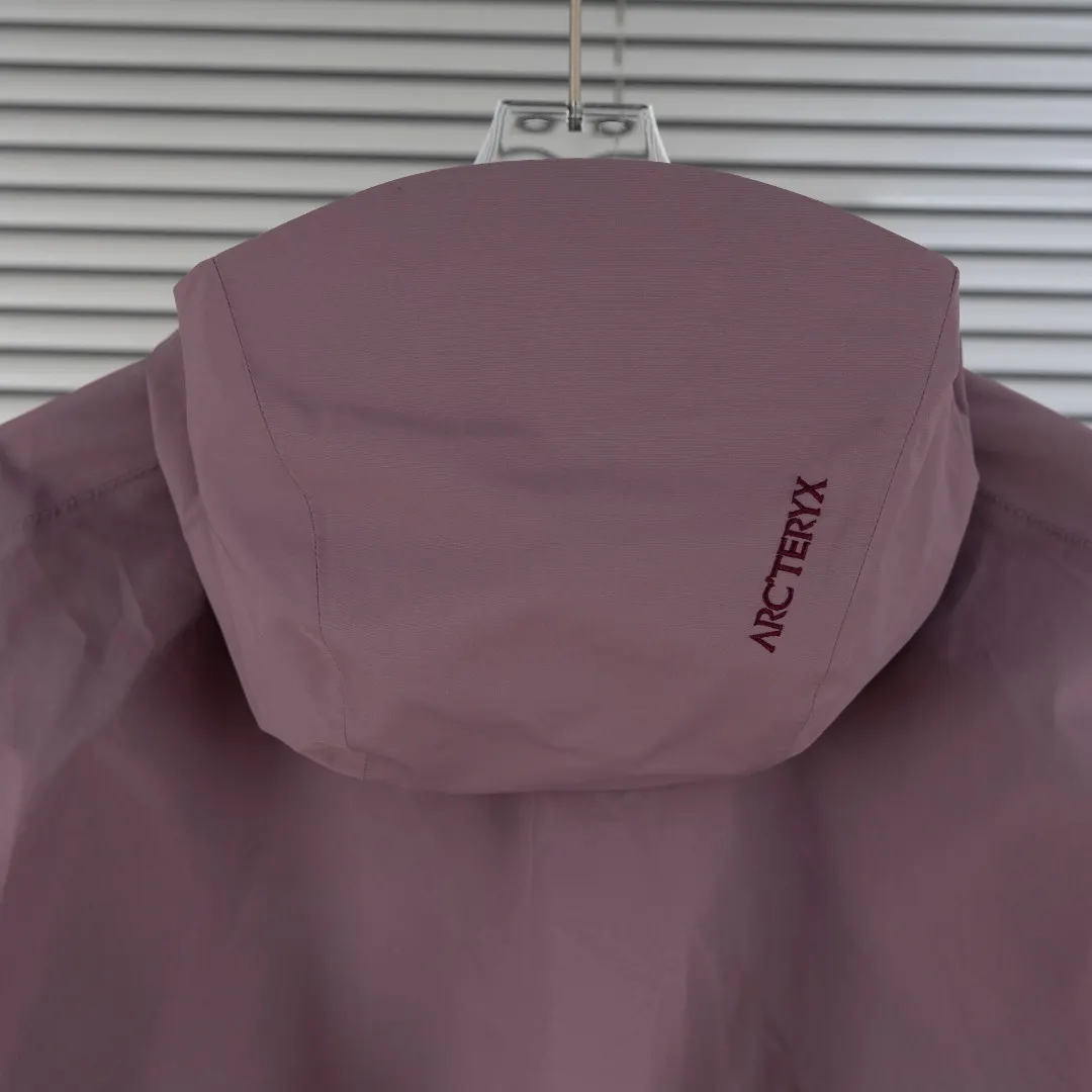 Beta SL GORE-TEX Hooded Shell Jacket D39013424 — view 14