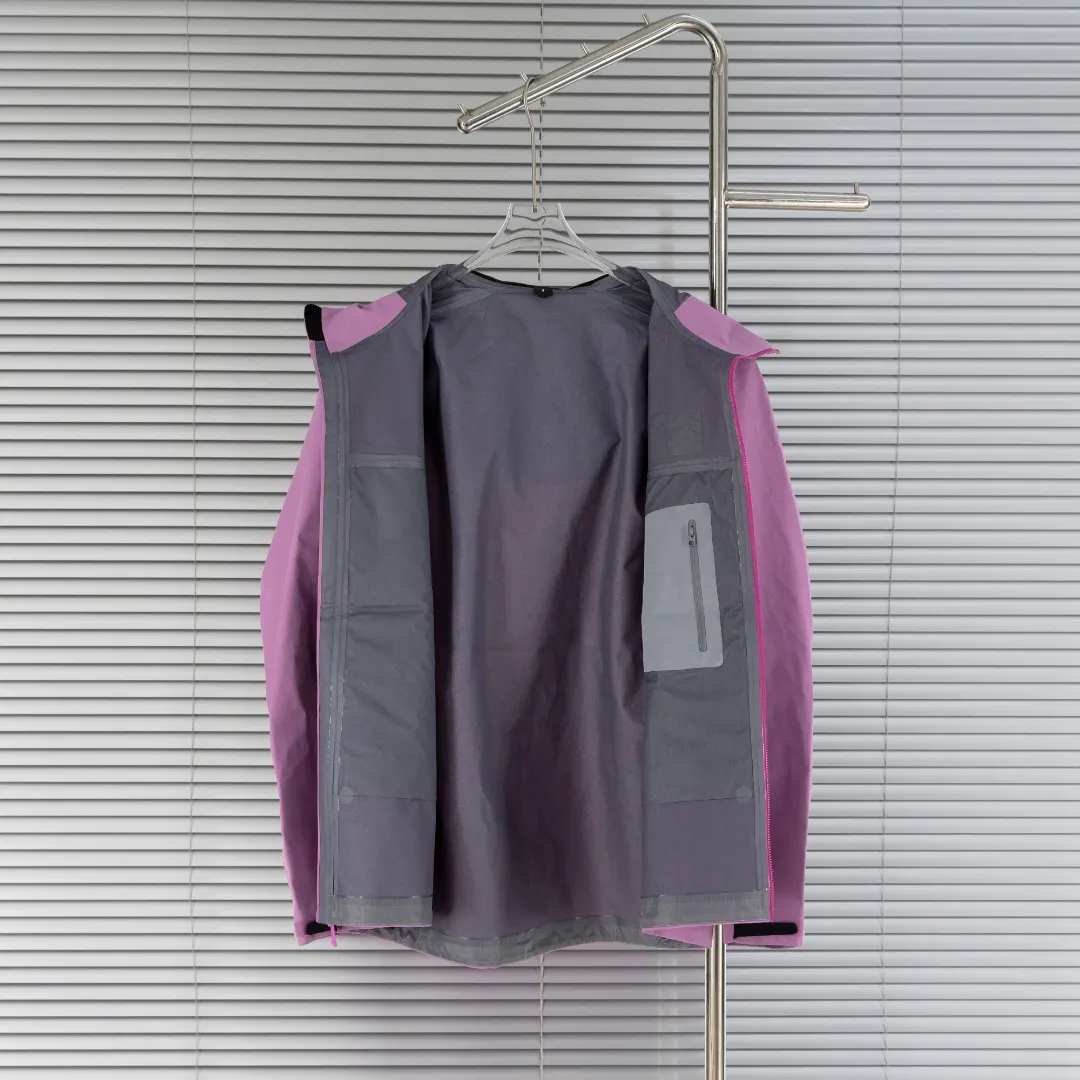 Beta SL GORE-TEX Hooded Shell Jacket D39013428 — view 3
