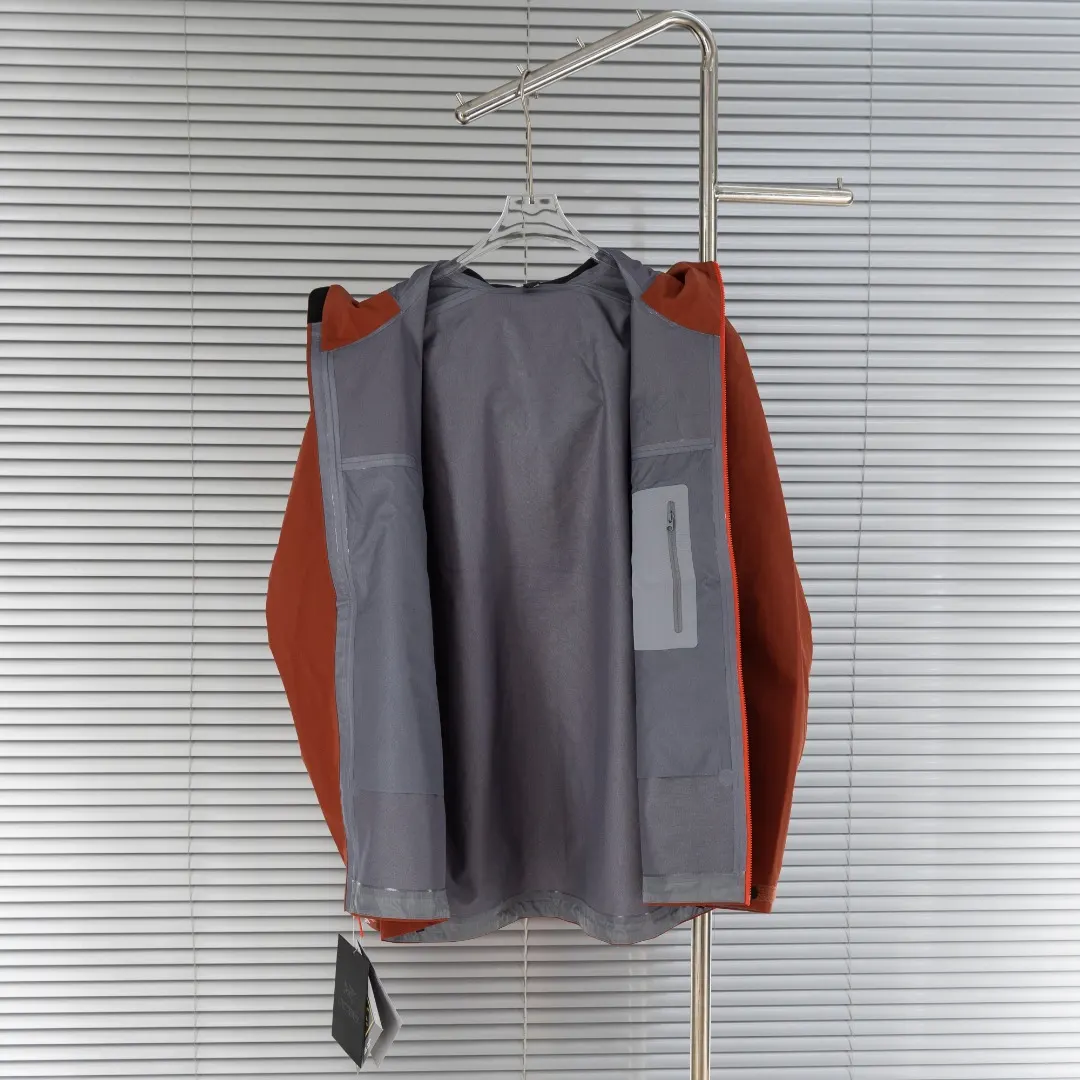 Beta SL GORE-TEX Hooded Shell Jacket D39013427 — view 3