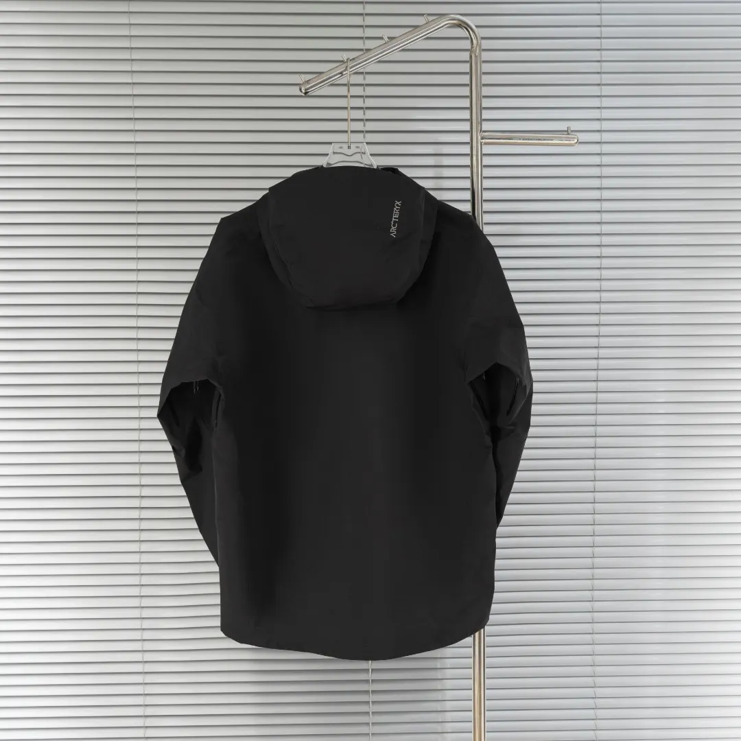 Beta SL GORE-TEX Hooded Shell Jacket D39013422 — view 2