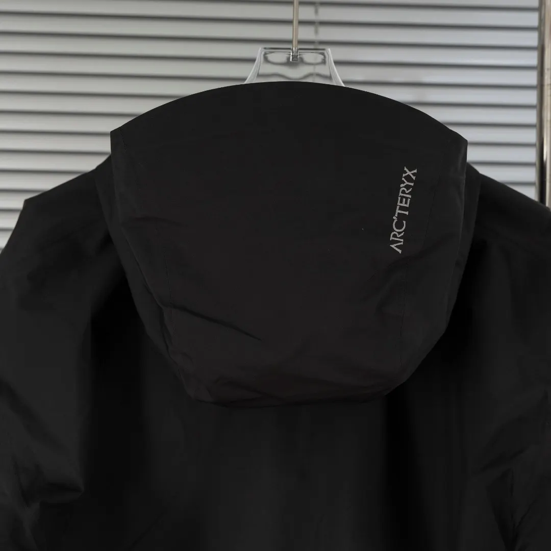 Beta SL GORE-TEX Hooded Shell Jacket D39013422 — view 13