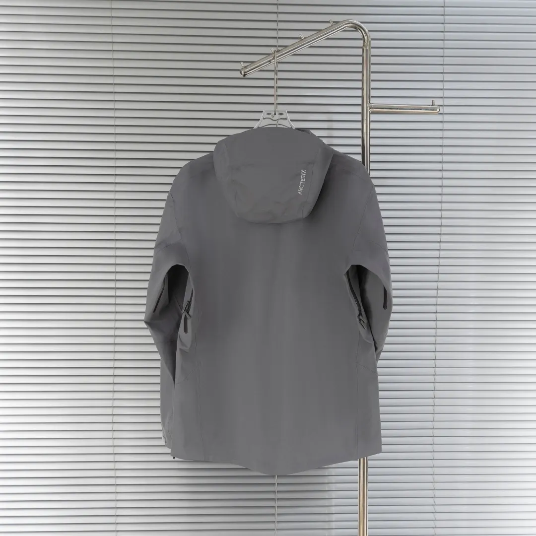 Beta SL GORE-TEX Hooded Shell Jacket D39013425 — view 2