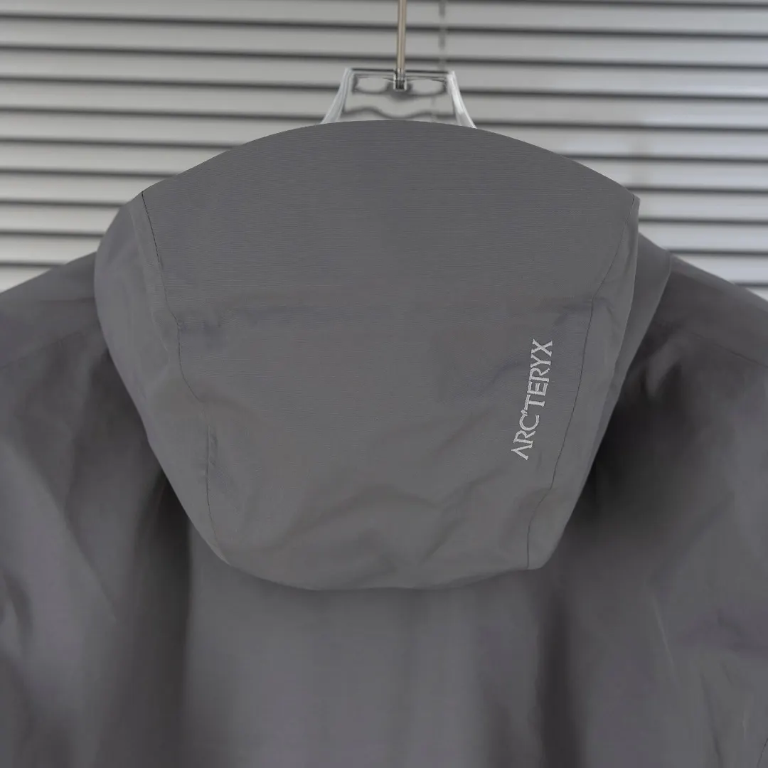 Beta SL GORE-TEX Hooded Shell Jacket D39013425 — view 14