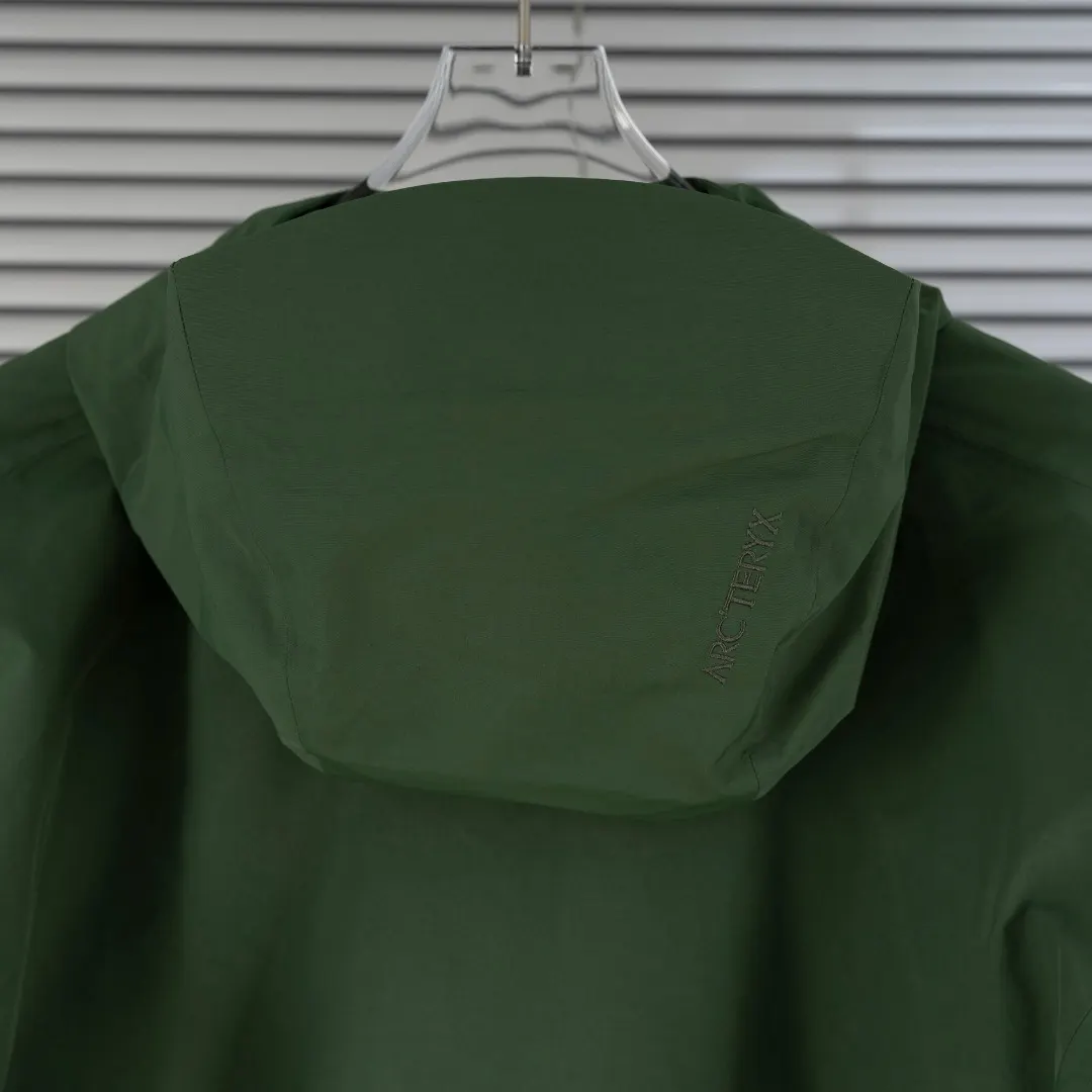Beta SL GORE-TEX Hooded Shell Jacket D39013423 — view 13