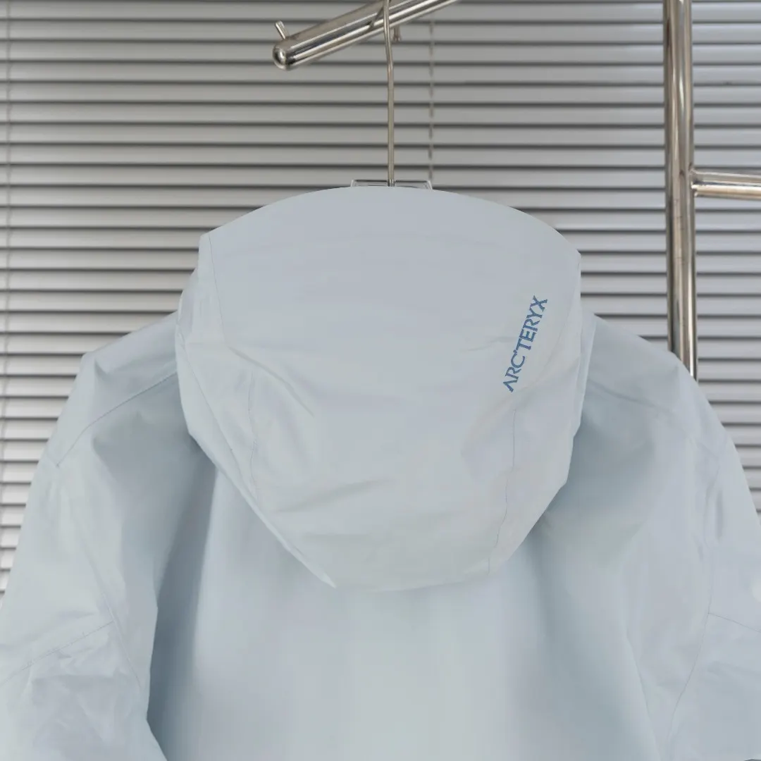 Beta Lightweight GORE-TEX Shell Jacket D39013420 — view 14