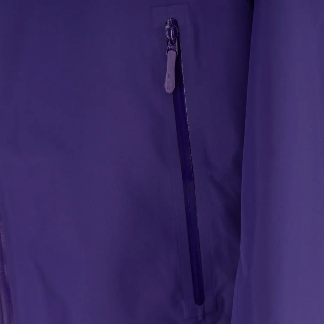 Beta Lightweight GORE-TEX Hooded Jacket D39013416 — view 6